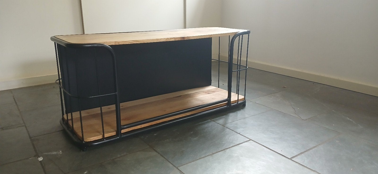 TV meubel mangohout met zwart staal - 100x40x45 cm, Huis en Inrichting, 100 tot 150 cm, Zo goed als nieuw, Minder dan 100 cm, 25 tot 50 cm