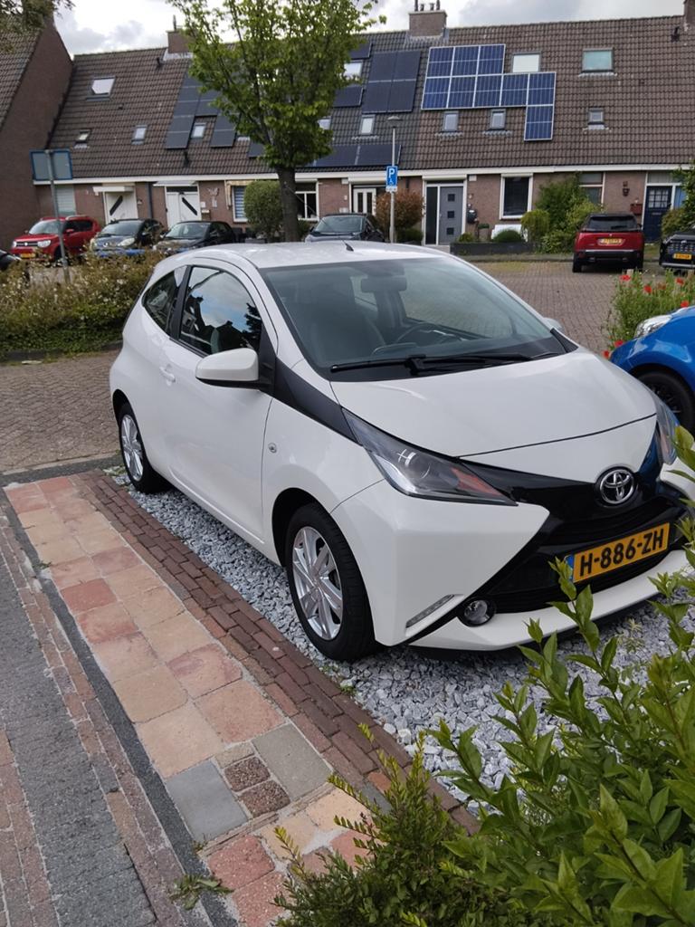 Nette Toyota Aygo Xplay AUTOMAAT, Stof, Wit, Grijs, Particulier