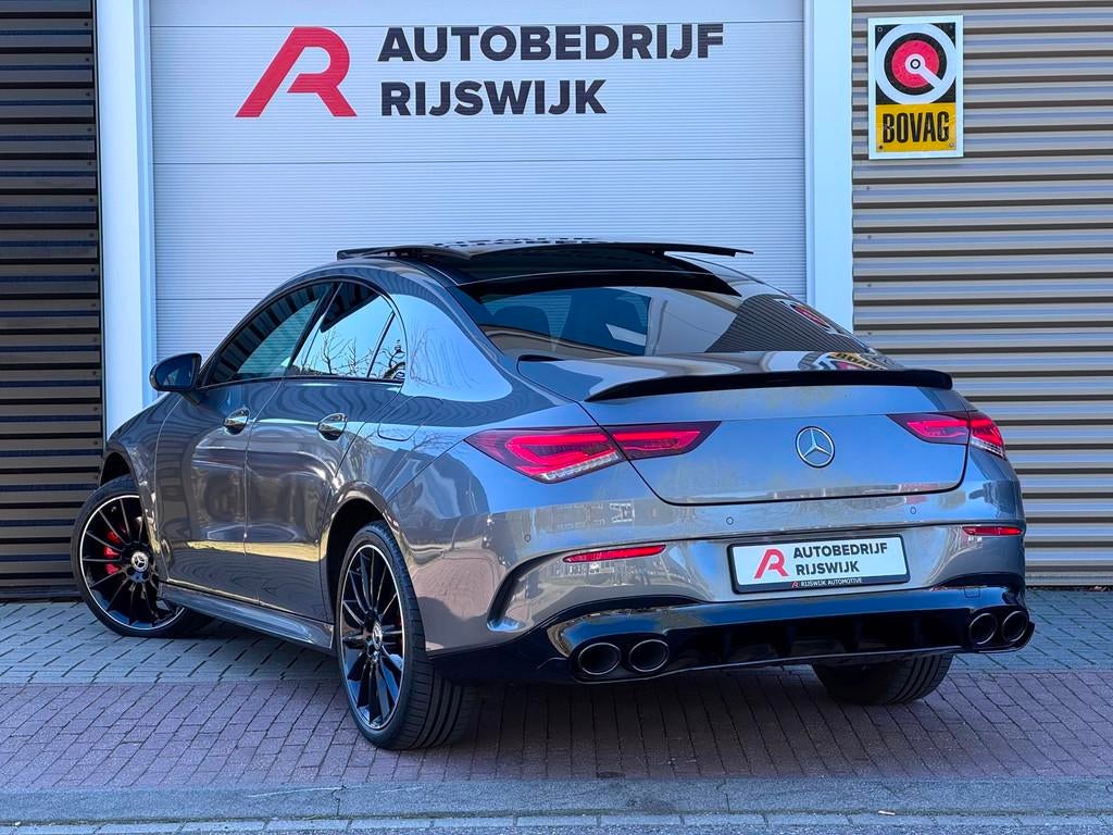 Mercedes-Benz CLA-klasse 250 e AMG 45s Pano/360/Sfeer/Leer, Auto's, Mercedes-Benz, 4 cilinders, Bedrijf, Sedan, Zilver of Grijs