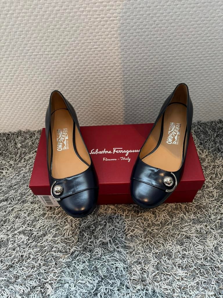 Salvatore ferragamo ballerina maat 37.5, ., Zwart, Zo goed als nieuw, .