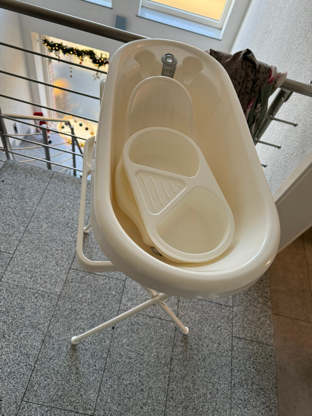 Babybadje op standaard incl accessoires, Ophalen, Zo goed als nieuw, Badje, Bébé-jou