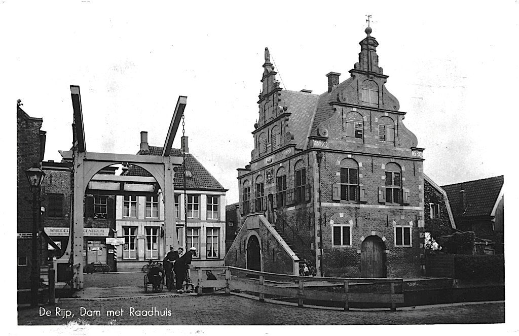 700893	De Rijp	NH	 Dam Raadhuis	Nette kaart onbeschreven, Ophalen of Verzenden, 1920 tot 1940, Ongelopen, Noord-Holland
