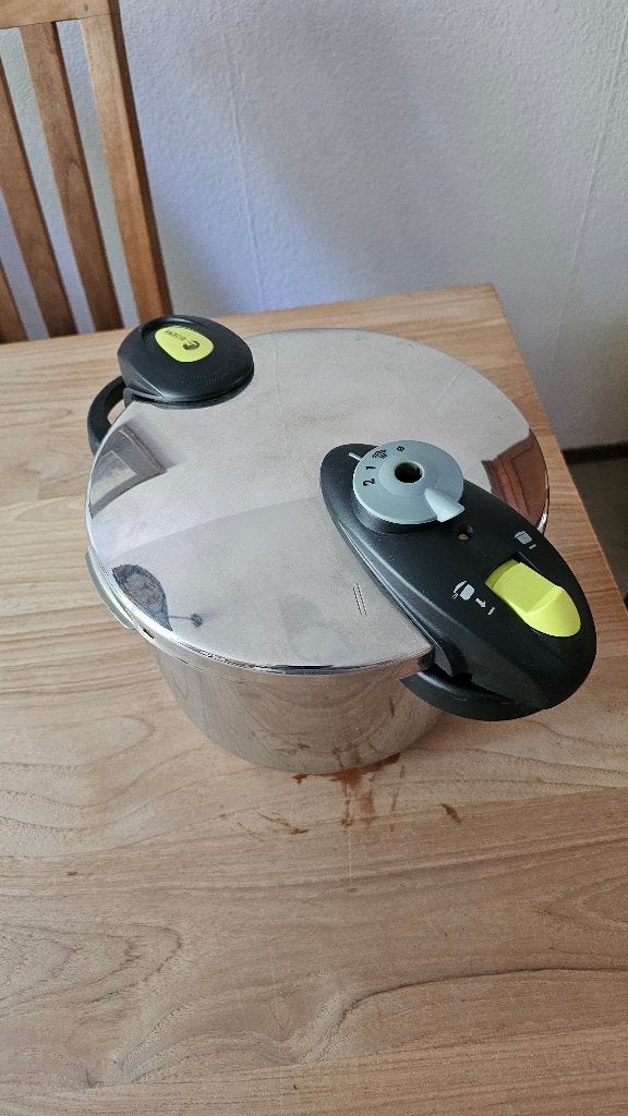 Fagor snelkookpan topstaat, Huis en Inrichting, Keuken | Potten en Pannen, Ophalen of Verzenden, Zo goed als nieuw, Rvs, Overige merken