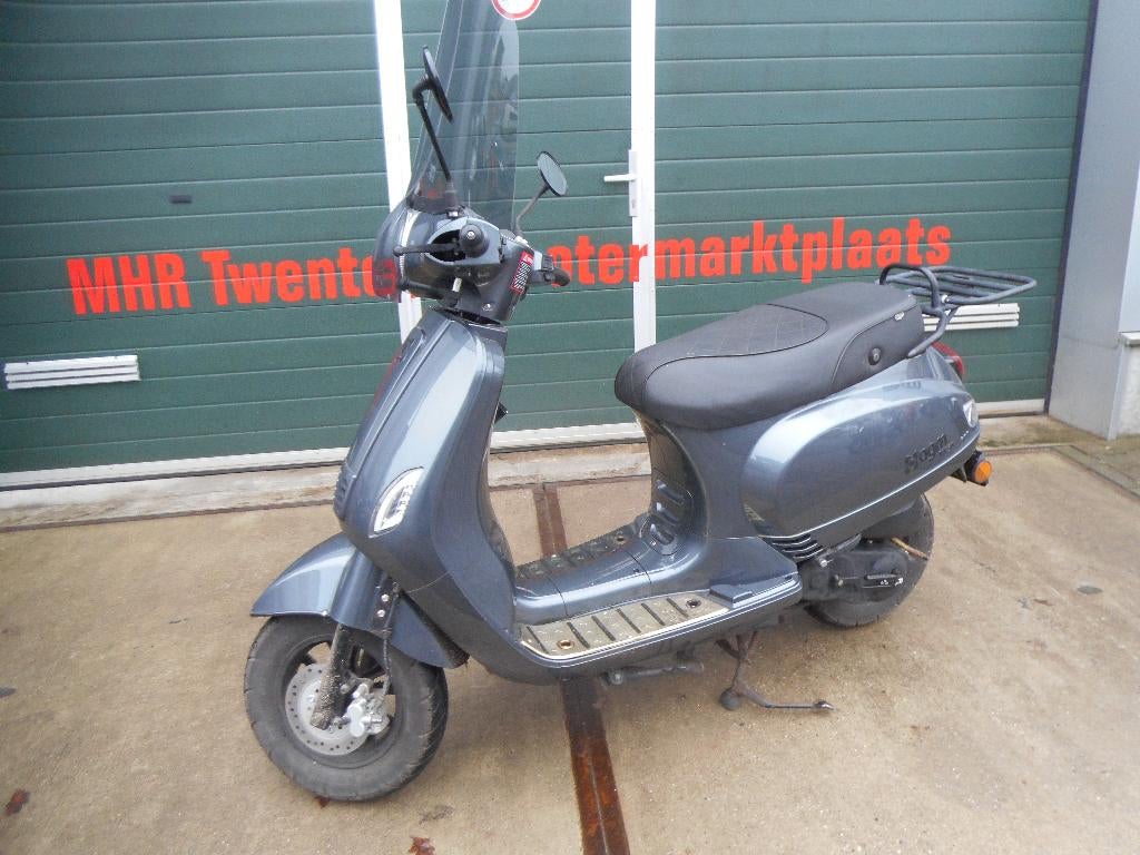 Gigantische partij scooteronderdelen, Fietsen en Brommers, Brommeronderdelen | Scooters, Ophalen, Gebruikt, Overige typen, Overige merken