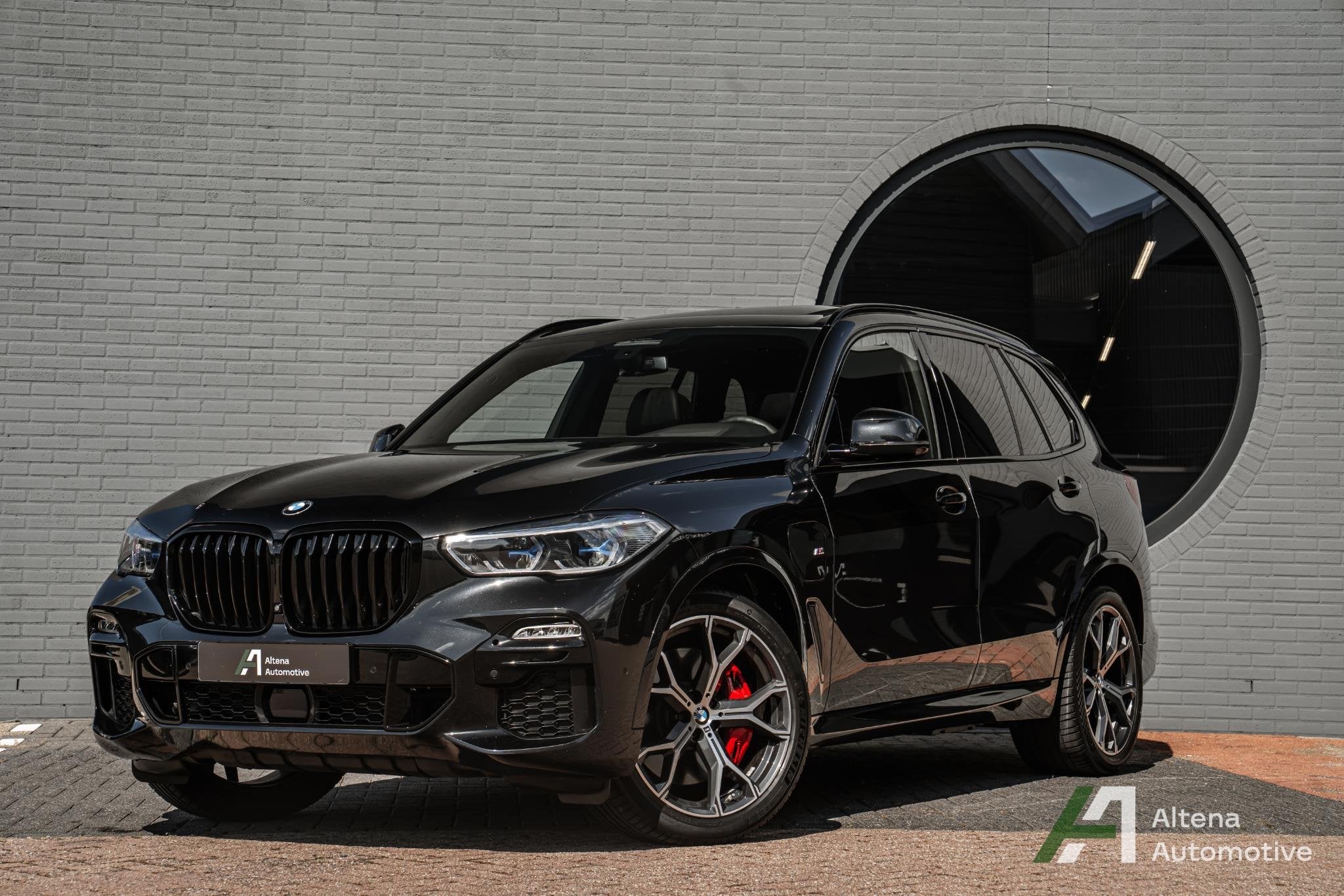 BMW X5 xDrive45e High Executive M-sport, Trekhaak, harman ka, Auto's, 12 maanden, Gebruikt, 394 pk, Zwart