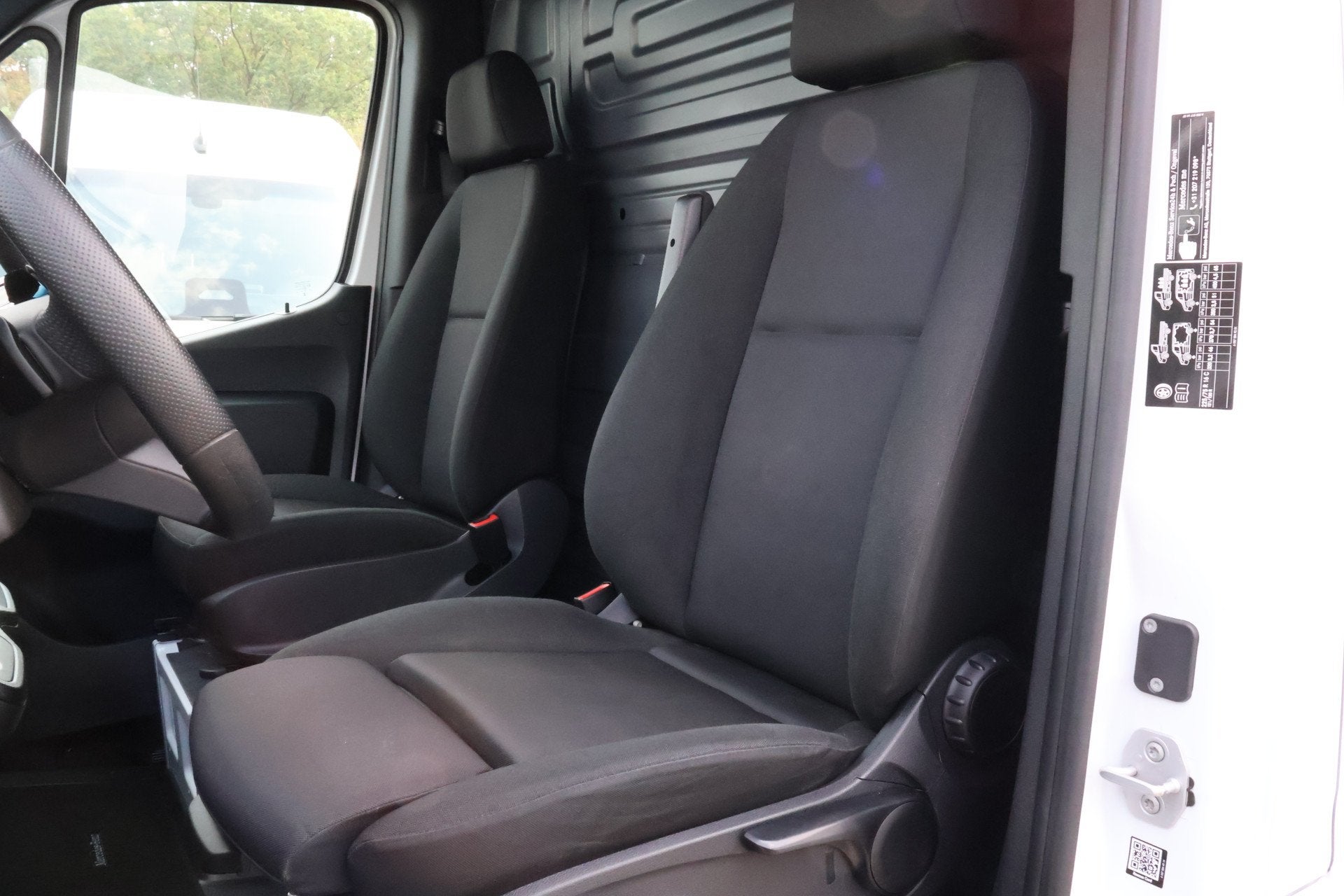 Mercedes-Benz eSprinter 314 L3 H2 Navigatie Camera 270gr deu, Automaat, Wit, 2690 kg, 2 stoelen