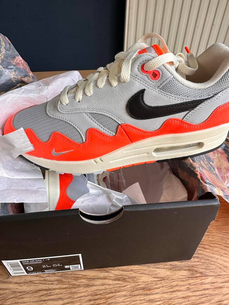 Nike Air Max 1 Patta Waves Hyper Crimson Pure Platinum, Overige kleuren, Nieuw, Ophalen of Verzenden, Sneakers of Gympen