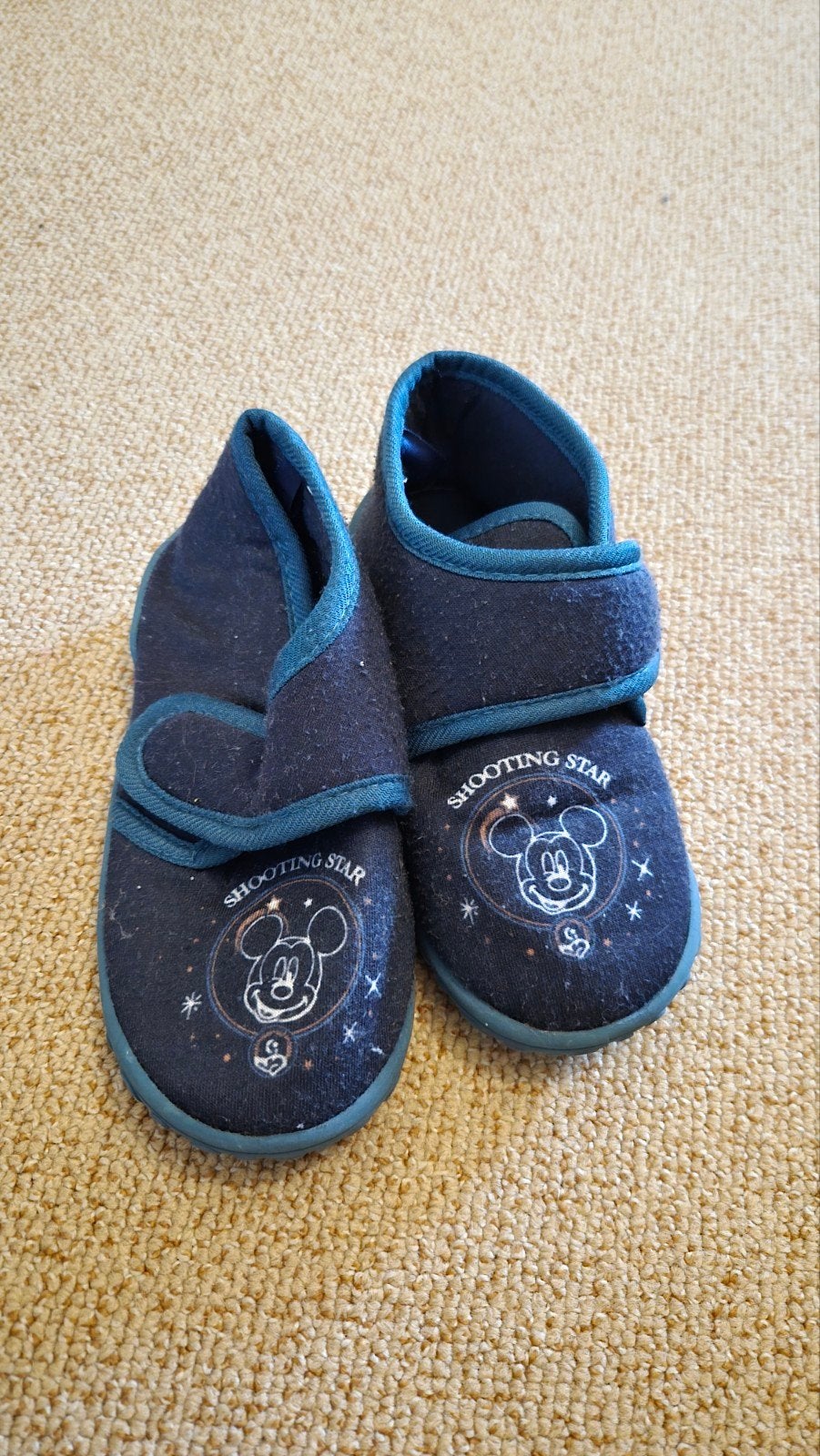 Mickey Mouse sloffen maat 27 zo goed als nieuw, Jongen of Meisje, Overige typen, Ophalen of Verzenden, Zo goed als nieuw