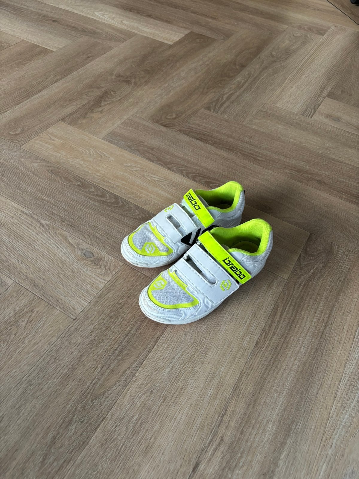 Brabo zaal/gymschoenen maat 34, Ophalen of Verzenden, Zo goed als nieuw, Jongen of Meisje, Sportschoenen