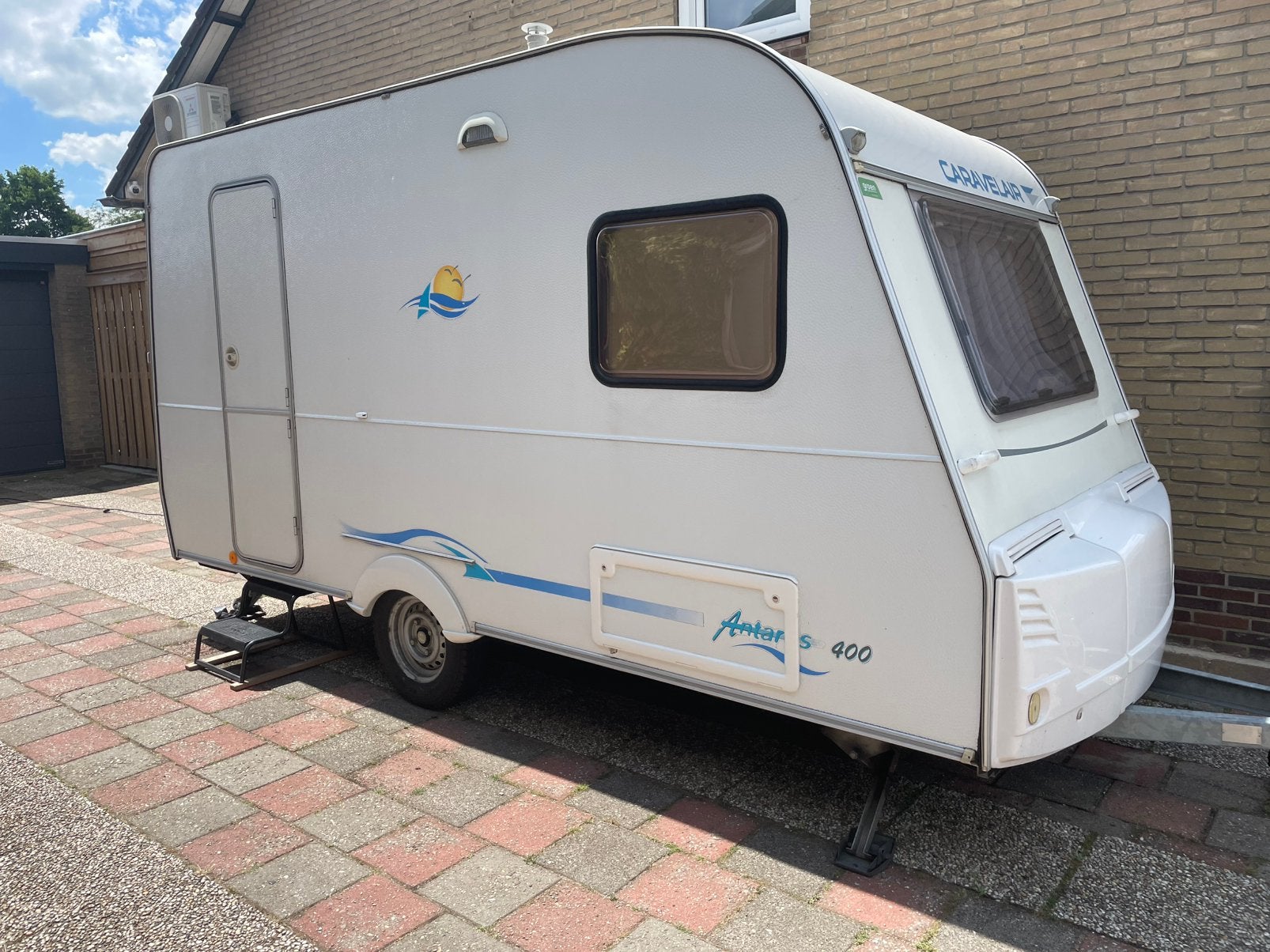 Caravelair antares 400 met luifel en accesoires, Caravans en Kamperen, Caravans, Overige merken, Vast bed, Treinzit, 750 - 1000 kg