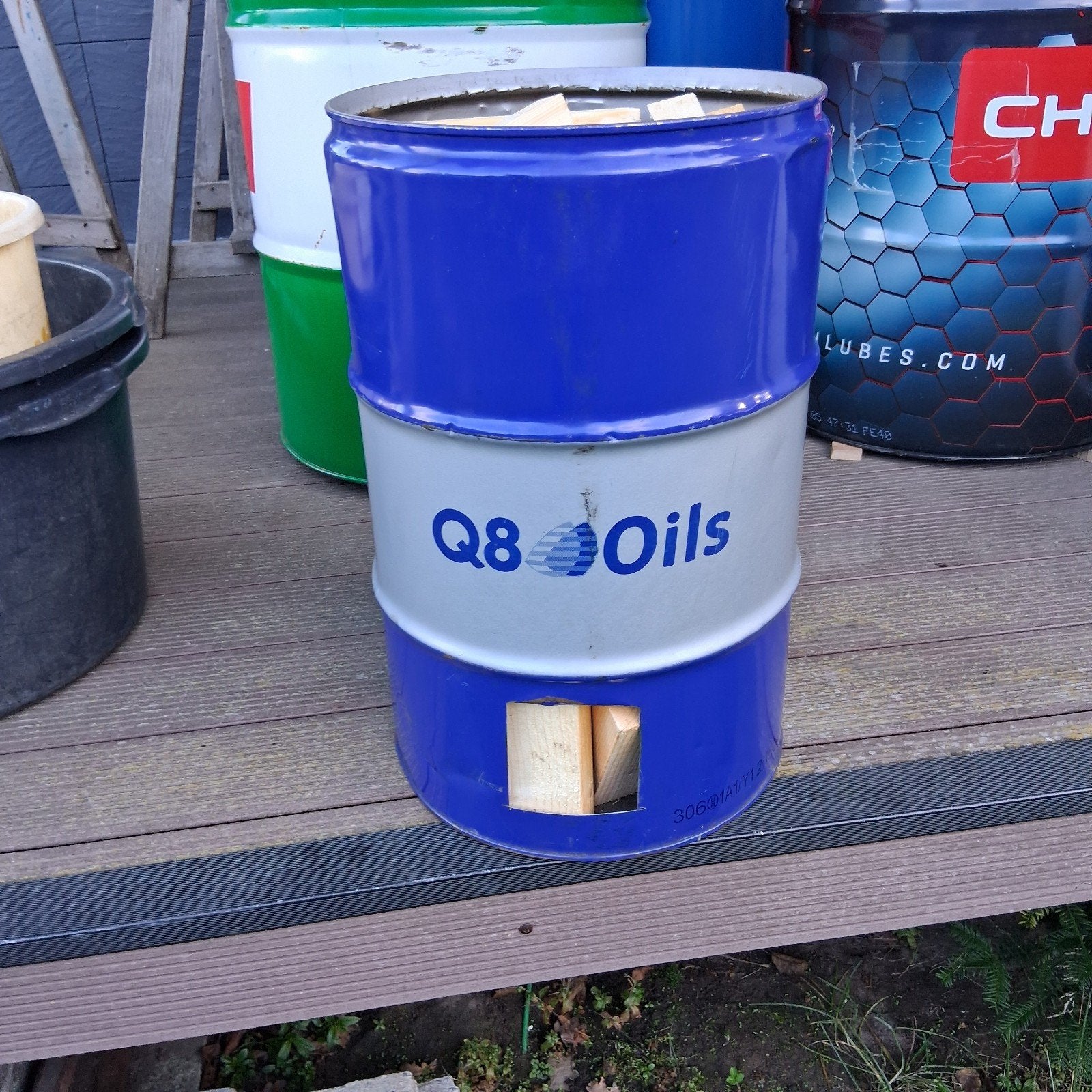 Olievat 60 liter omgebouwd tot vuurton met hout., Ophalen