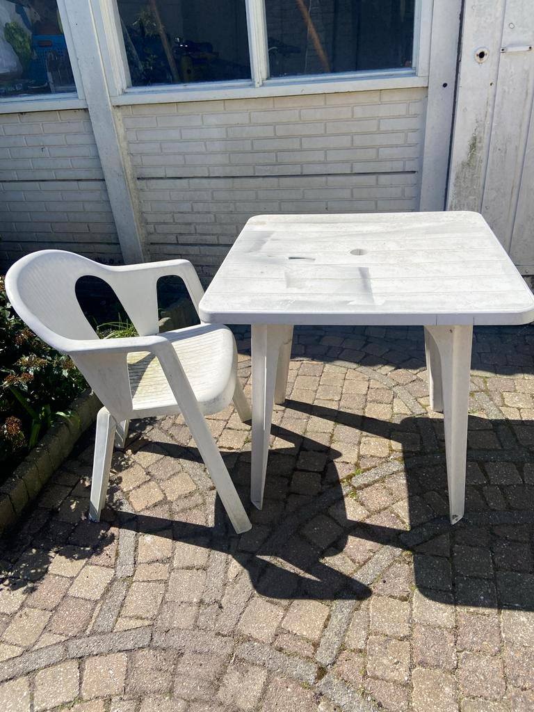 Tuinsetje: klein tafeltje en stoel, Ophalen of Verzenden, Gebruikt, Vierkant