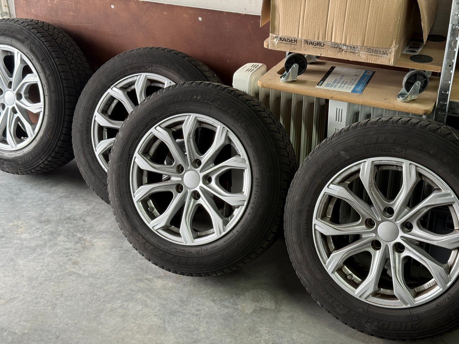 Mercedes Vito Winterbanden met velgen - 205/65R16 C, Auto-onderdelen, Banden en Velgen, Ophalen, 16 inch, Banden en Velgen, Bestelwagen