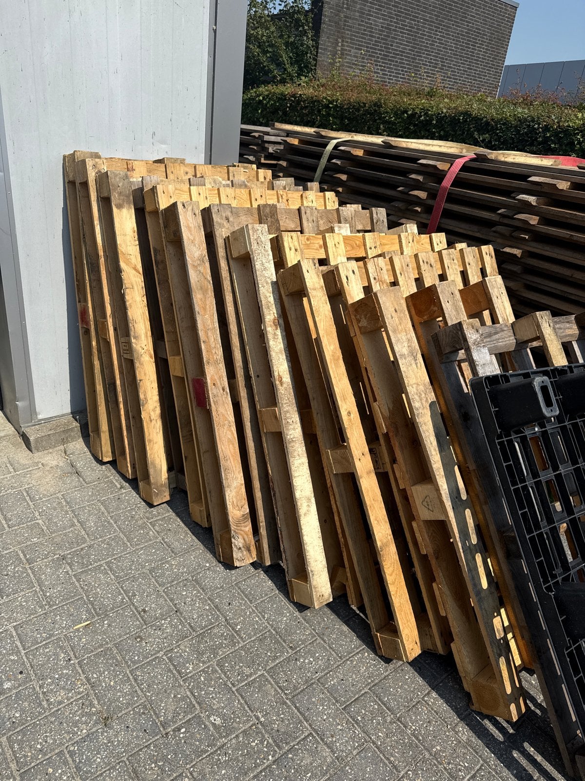 Ongeveer 20 pallets op te halen, Ophalen