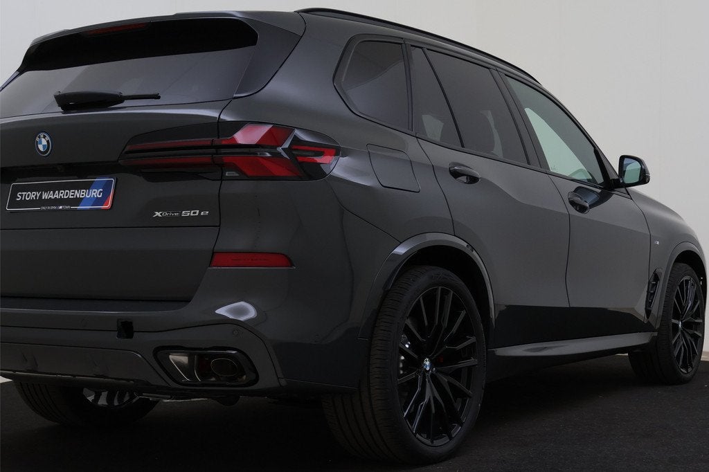 BMW X5 xDrive50e M Sport Automaat / Trekhaak / Panoramadak S, Auto's, Automaat, 2395 kg, Leder, Bedrijf