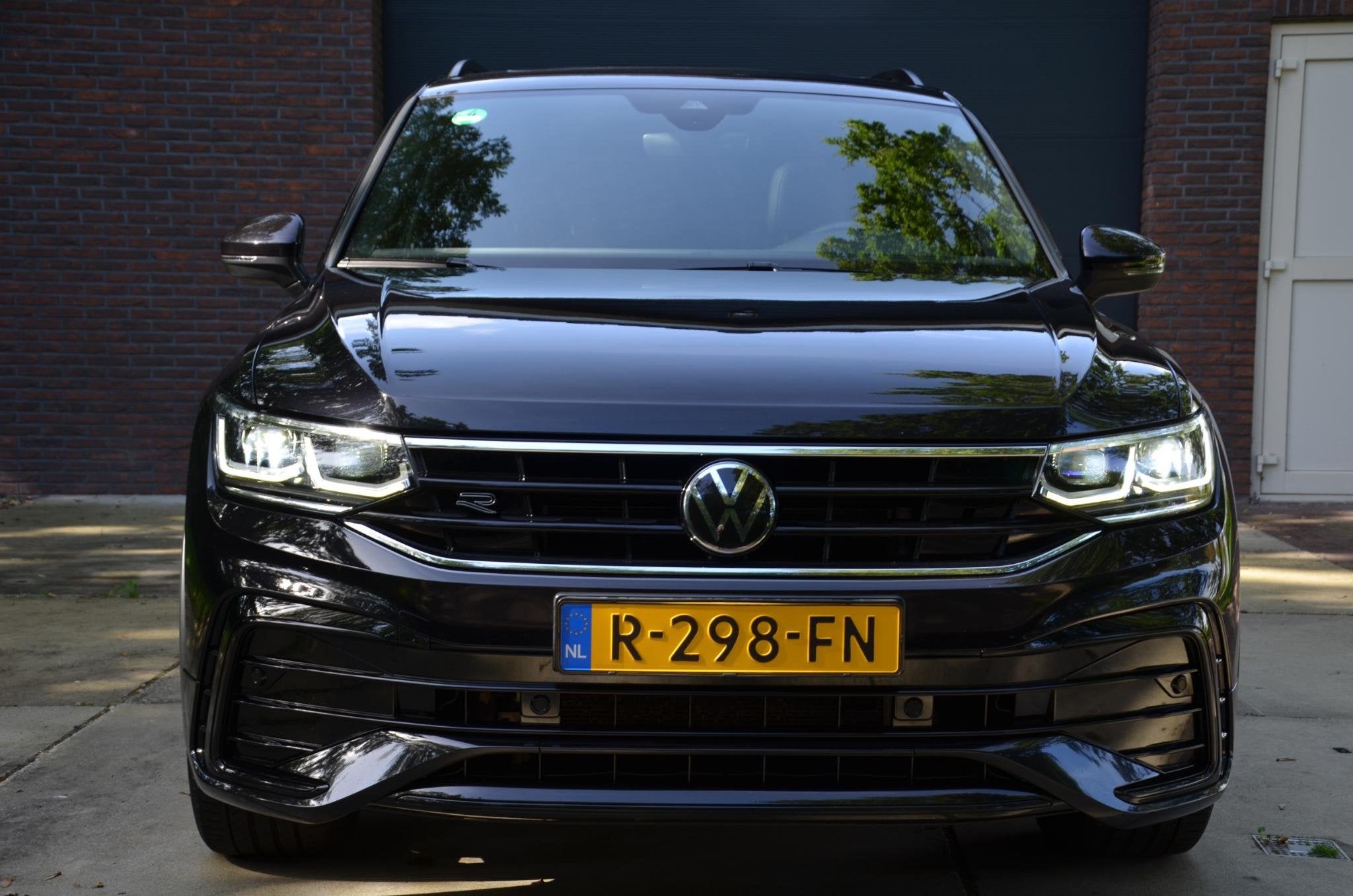 Volkswagen Tiguan 1.4 TSI eHybrid R-Line Business+ Automaat/, Stof, Euro 6, Zwart, Grijs