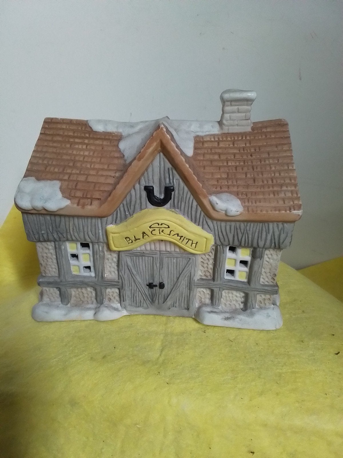 15637) Blacksmith  keramisch van  huis  17x14cm, Ophalen of Verzenden