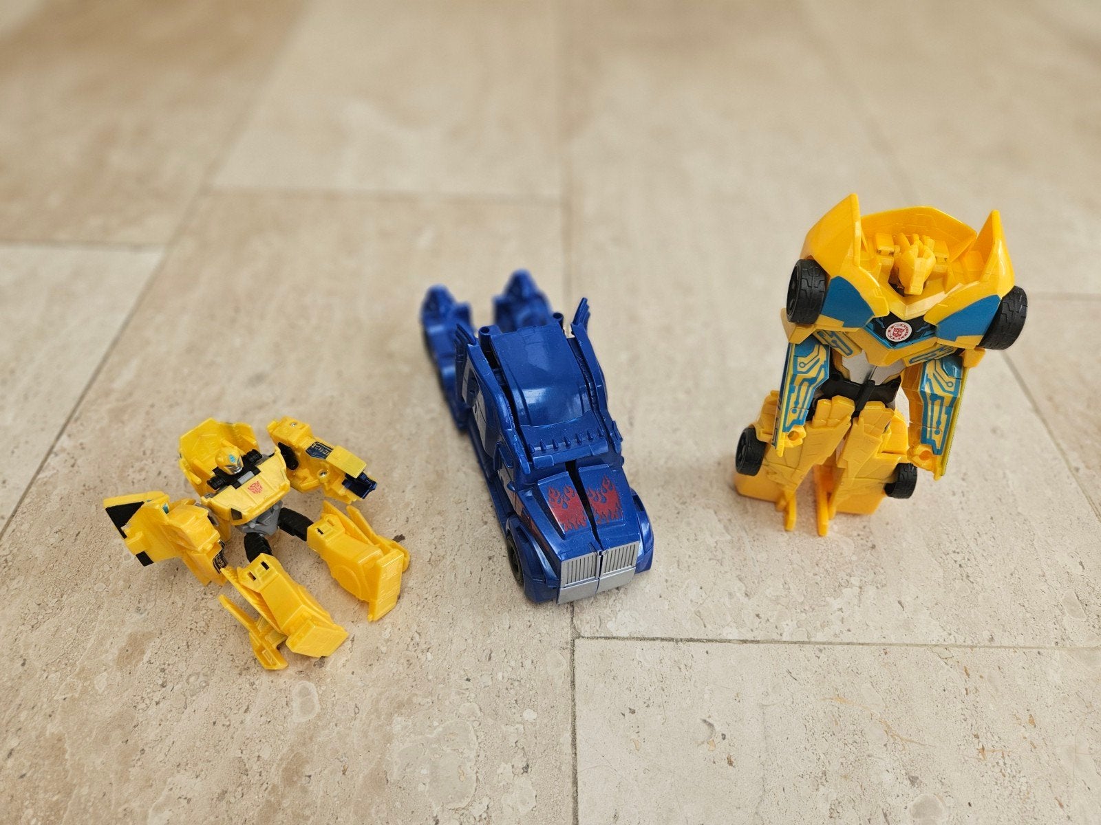 Transformers en diverse speelgoedauto's, Verzamelen, Transformers, Overige generaties, Ophalen of Verzenden, Gebruikt, Overige rassen