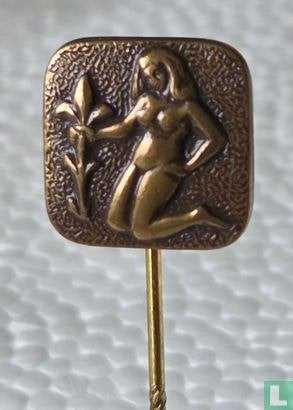 Speldje - Sterrenbeelden brons Maagd, Ophalen of Verzenden, Zo goed als nieuw, Figuurtje, Speldje of Pin