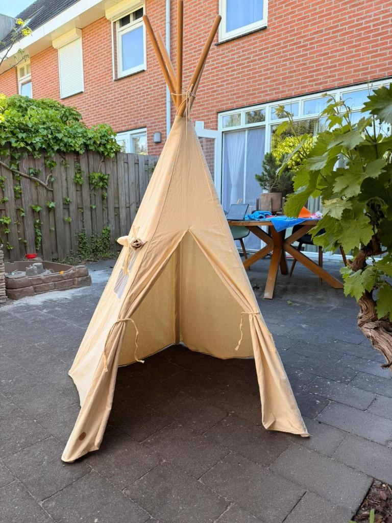 Tipi Speeltent - Petite Amélie, Ophalen, Zo goed als nieuw