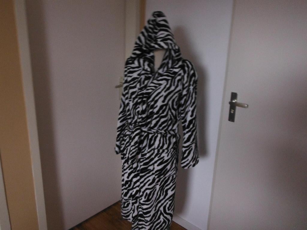 zebra fleece badjas met capuchon SOHO, mt 158 / 164, Kinderen en Baby's, Kinderkleding | Maat 158, Nacht- of Onderkleding, Soho