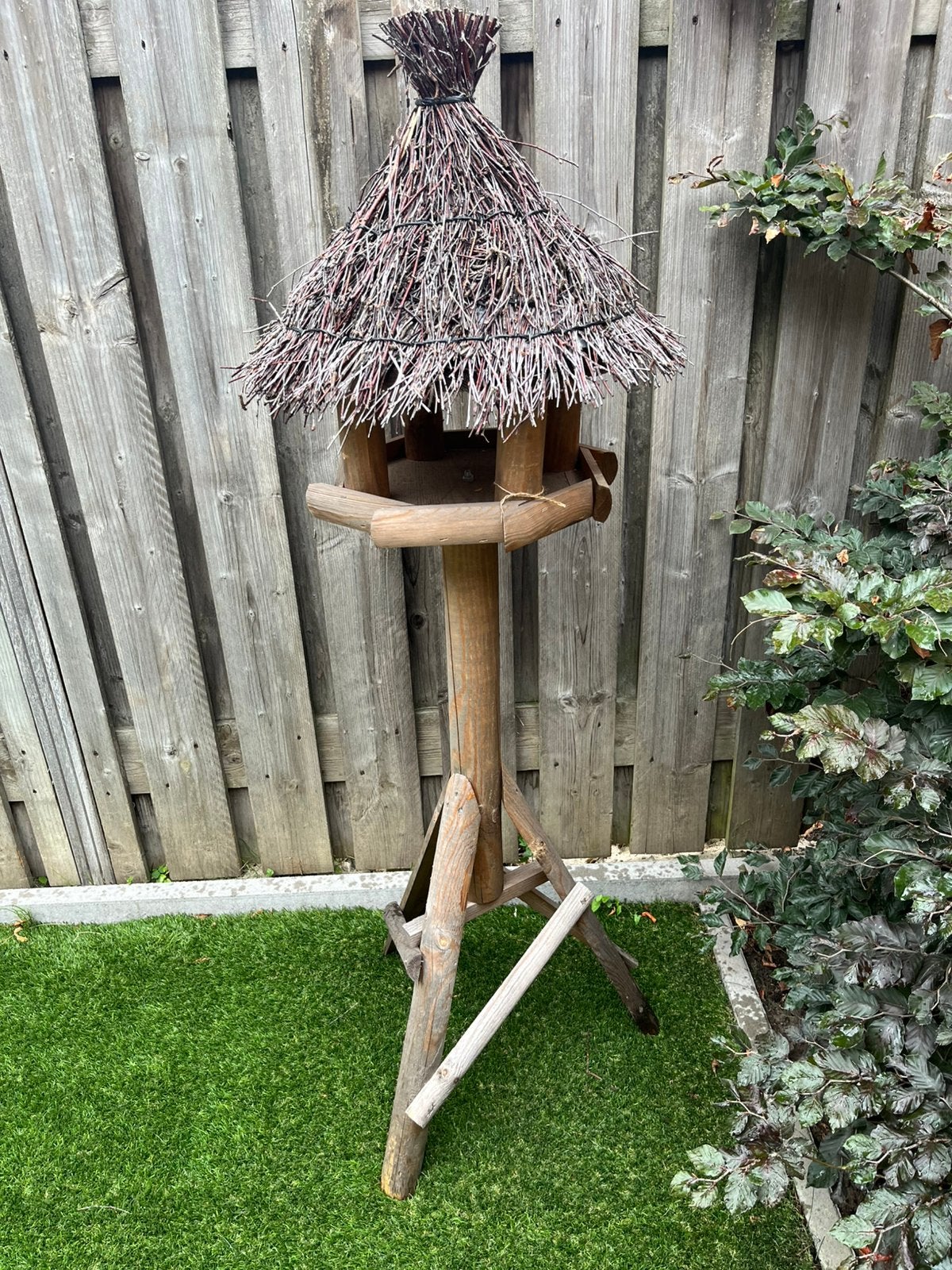nieuwstaat vogelhuisje rieten dak, Tuin en Terras, Ophalen, Zo goed als nieuw