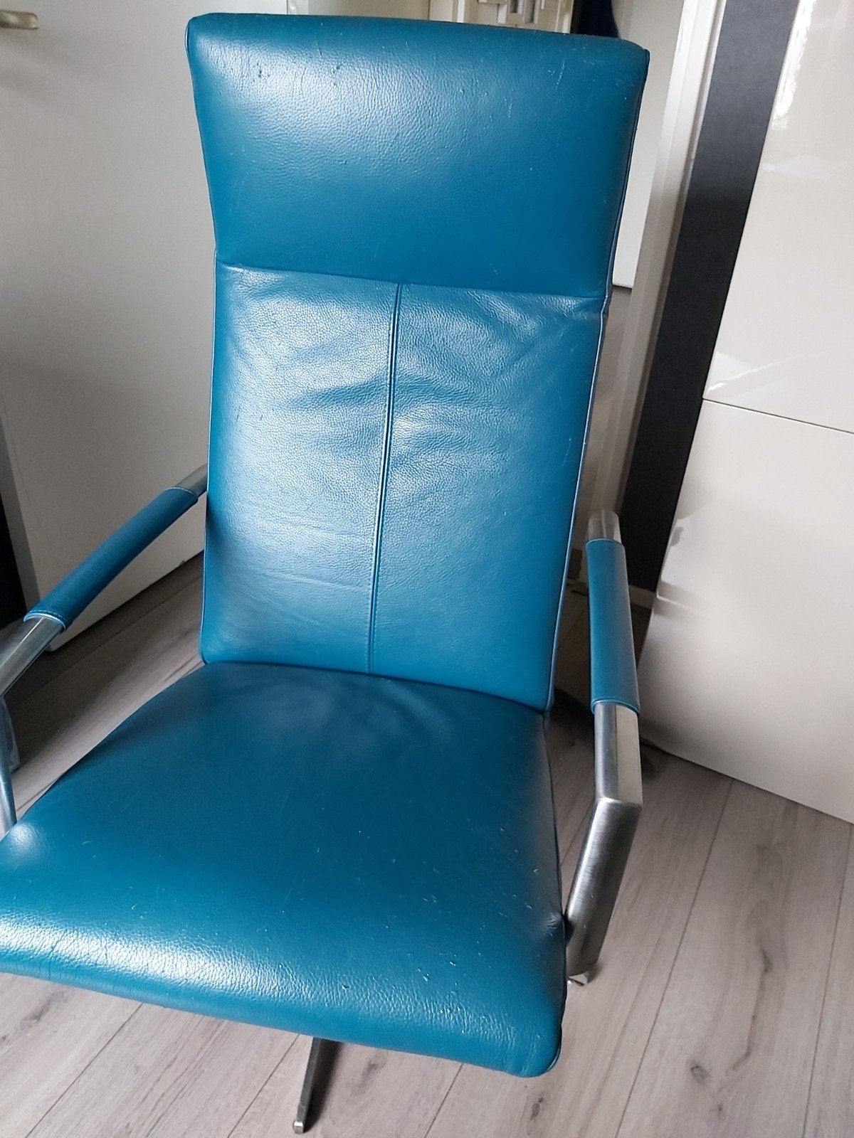 Petrol blauwe, echt leer, verstelbare stoel, Huis en Inrichting, Ophalen, Gebruikt, Modern, 50 tot 75 cm