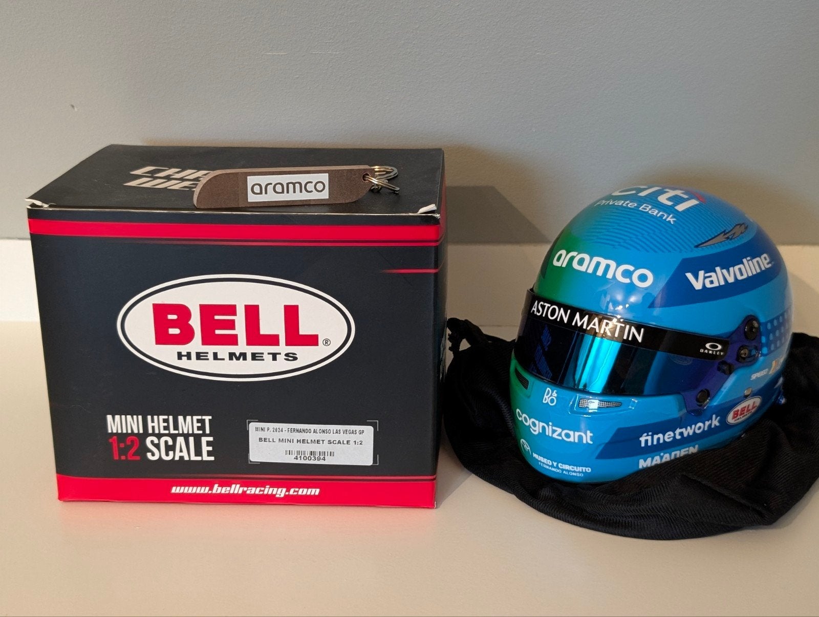 Fernando Alonso 1/2 helm - Las Vegas 2024 - Limited Edition, Ophalen of Verzenden, Nieuw, Formule 1
