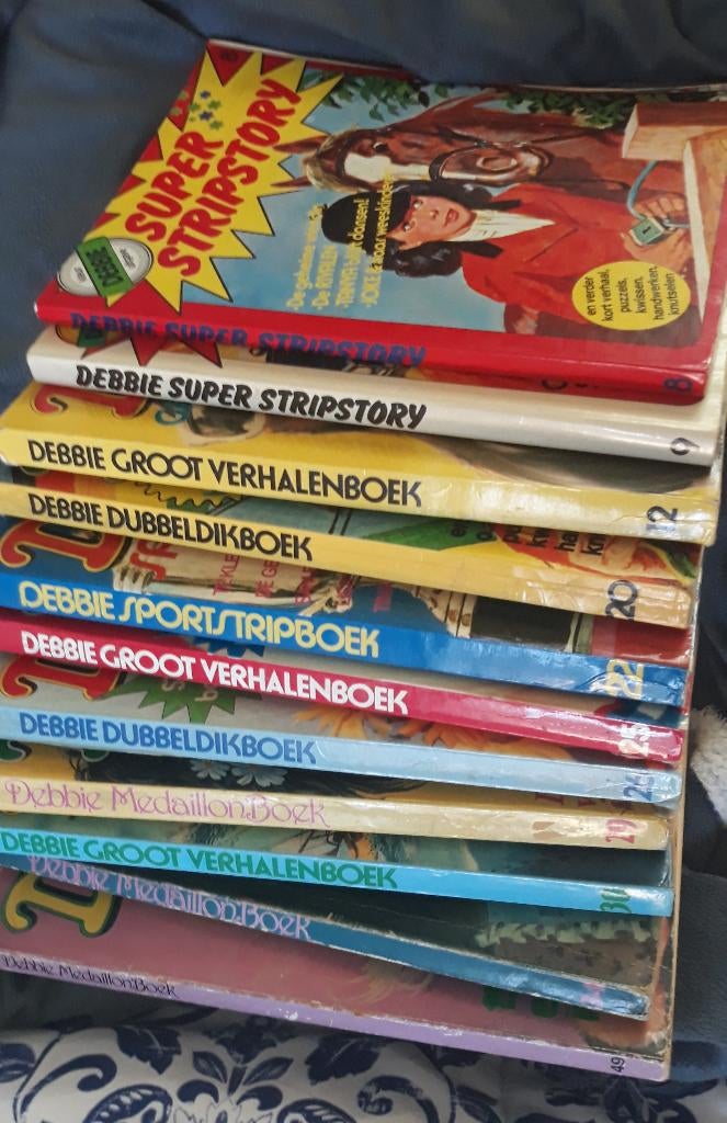 Debbie boeken, Meerdere stripboeken, Ophalen of Verzenden, Gelezen