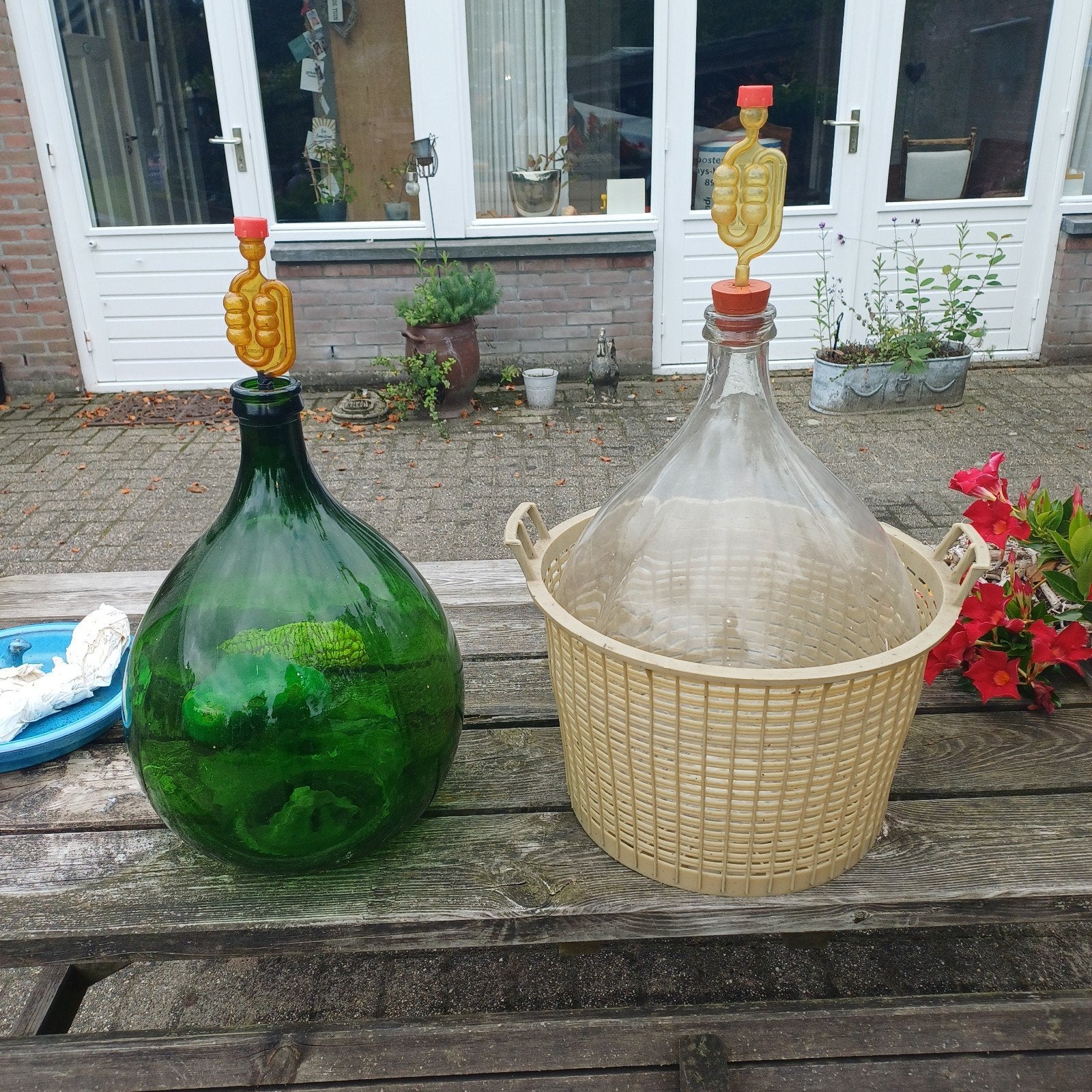 Grote gistingsflessen met waterslot - 2 stuks, Ophalen