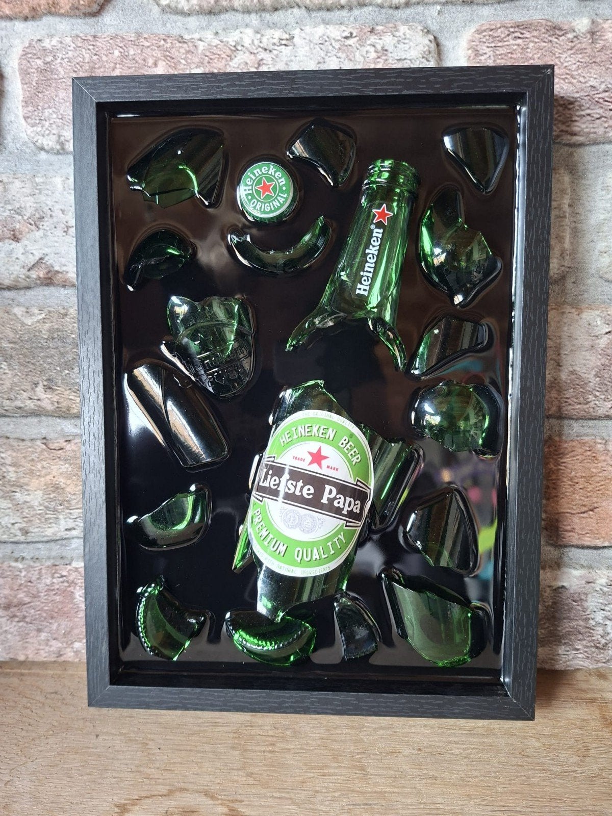 Papa Heineken flesje verwerkt in een lijst 23x33 Epoxy, Ophalen of Verzenden