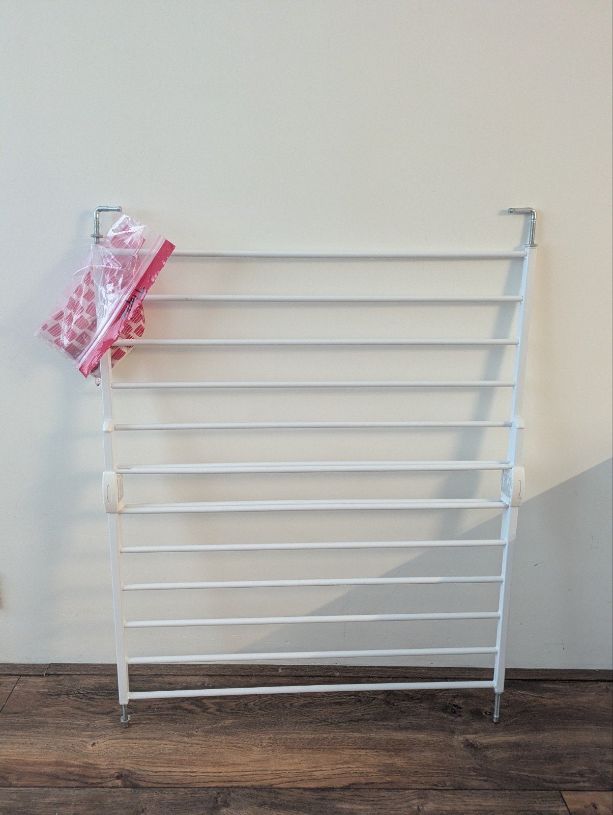 Noma Wit Metalen Traphekje / Veiligheidshekje (Uitschuifbaar, Kinderen en Baby's, Ophalen, 100 tot 115 cm, Zo goed als nieuw, Metaal of IJzer