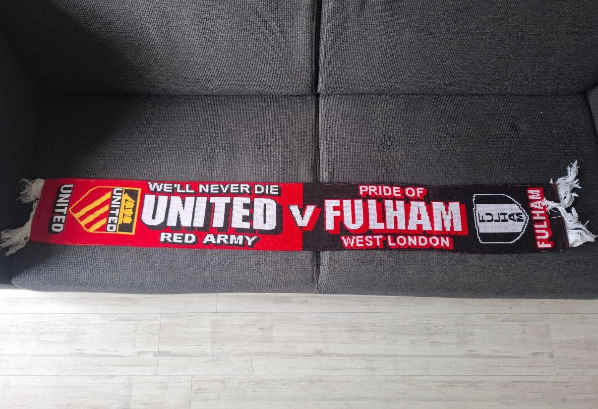 Manchester United Fulham sjaal, Verzamelen, Ophalen of Verzenden, Zo goed als nieuw, Buitenlandse clubs, Vaantje of Sjaal