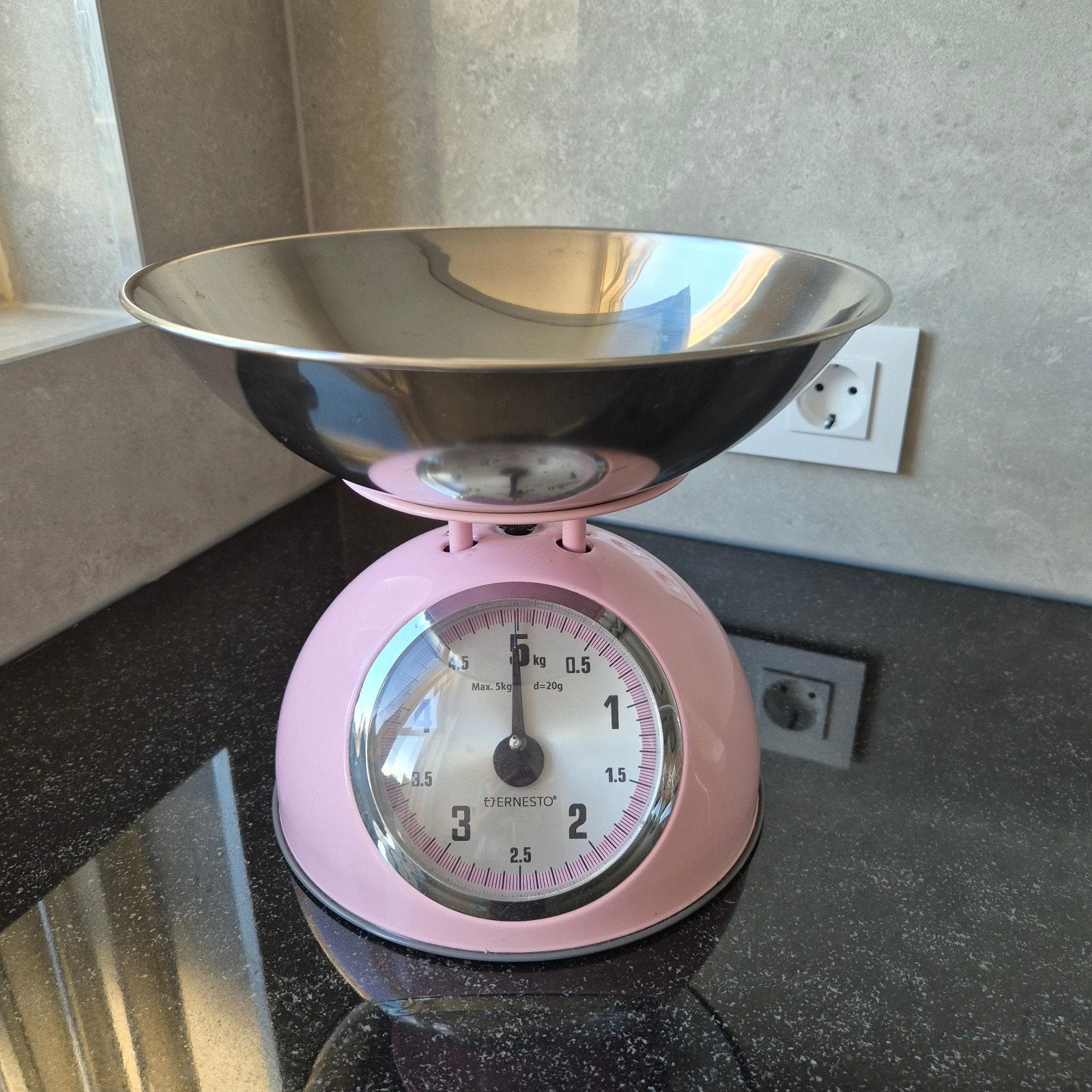 Roze keukenweegschaal, Ophalen, Minder dan 10 kg, Keukenweegschaal, Zo goed als nieuw