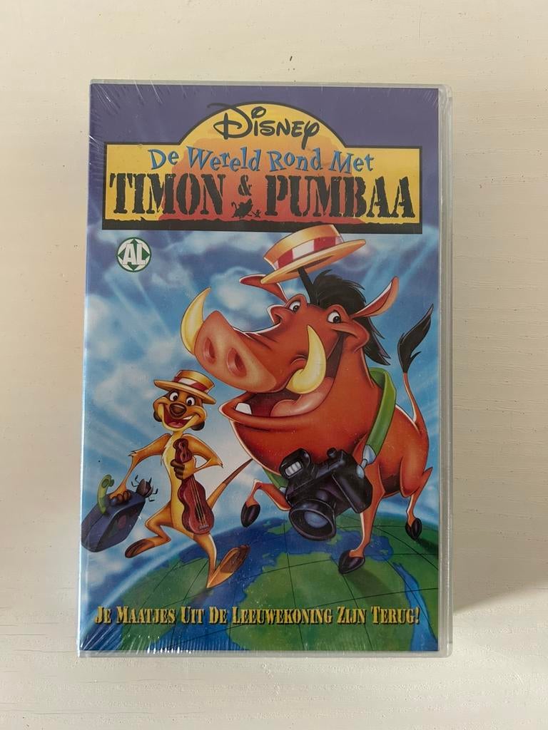 Nieuwe Disney VHS: ‘De wereld rond met Timon & Pumbaa’, Tekenfilm, Alle leeftijden, Ophalen of Verzenden, Nieuw in verpakking