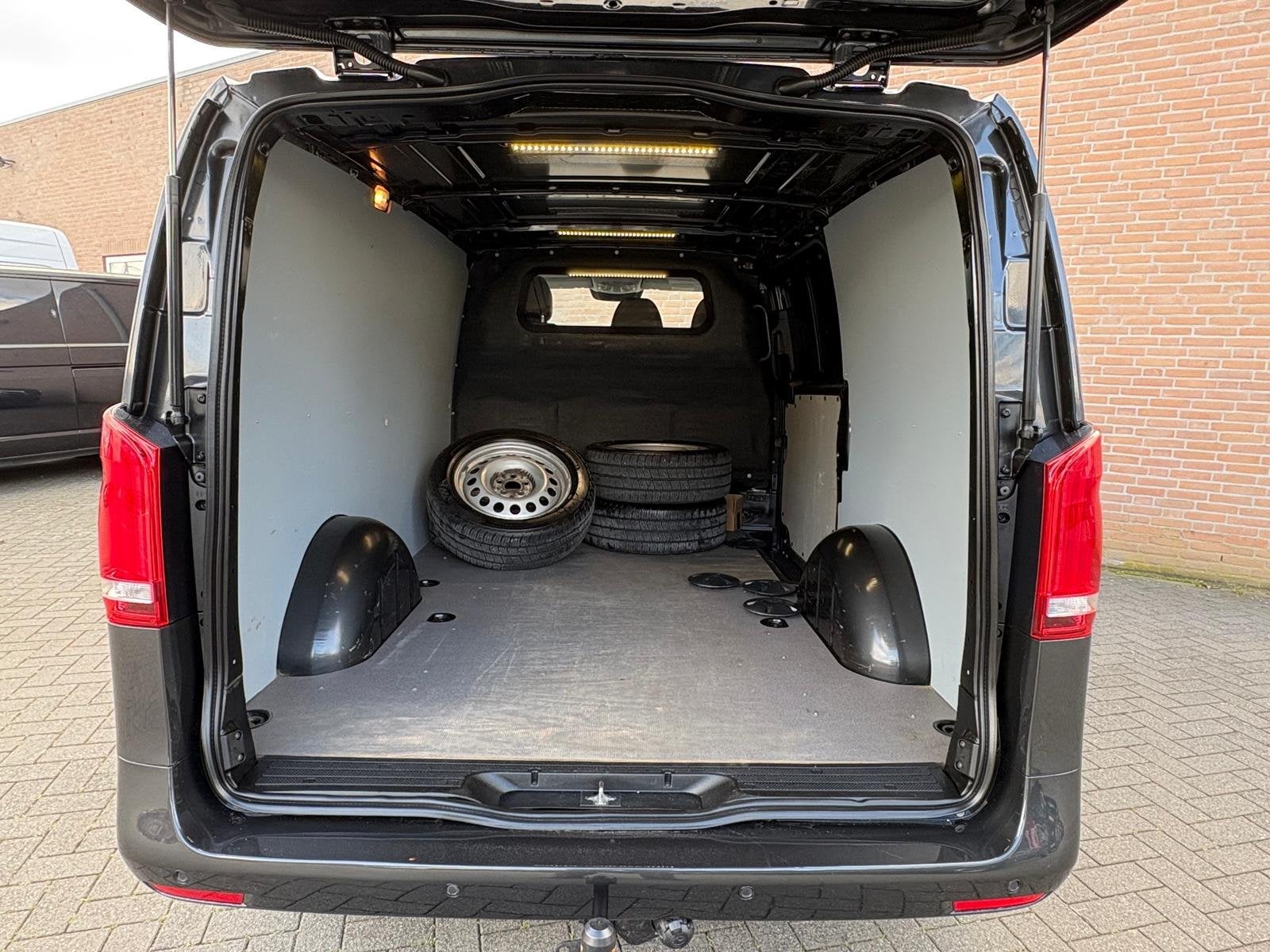 Mercedes-Benz Vito 119CDI 190PK Lang 9G-Tronic / Distronic /, Auto's, Bestelauto's, Achterwielaandrijving, Gebruikt, Met garantie (alle)