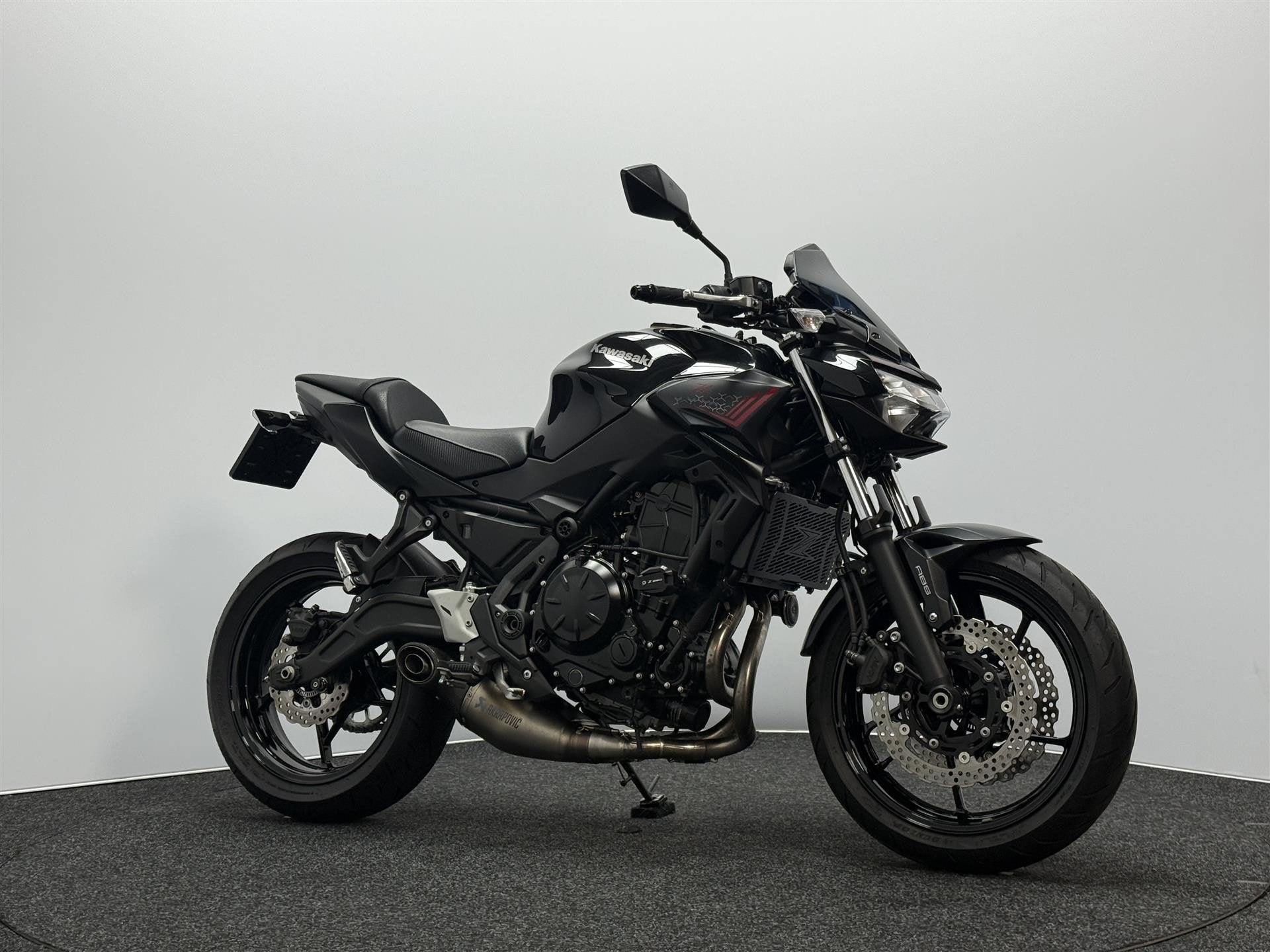 Kawasaki Z650 ABS, Motoren, Motoren | Kawasaki, LED Verlichting, 649 cc, Bedrijf, 12 t/m 35 kW