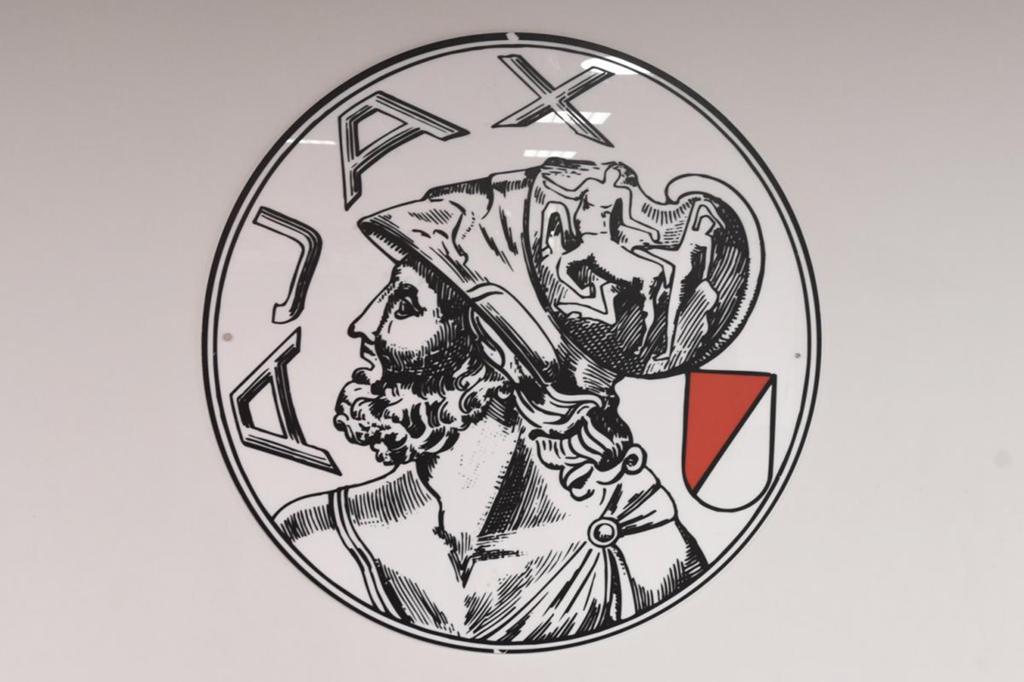 Seizoenskaart Ajax 1e ring TE HUUR, Tickets en Kaartjes, Seizoenskaart, Eén persoon, Mei