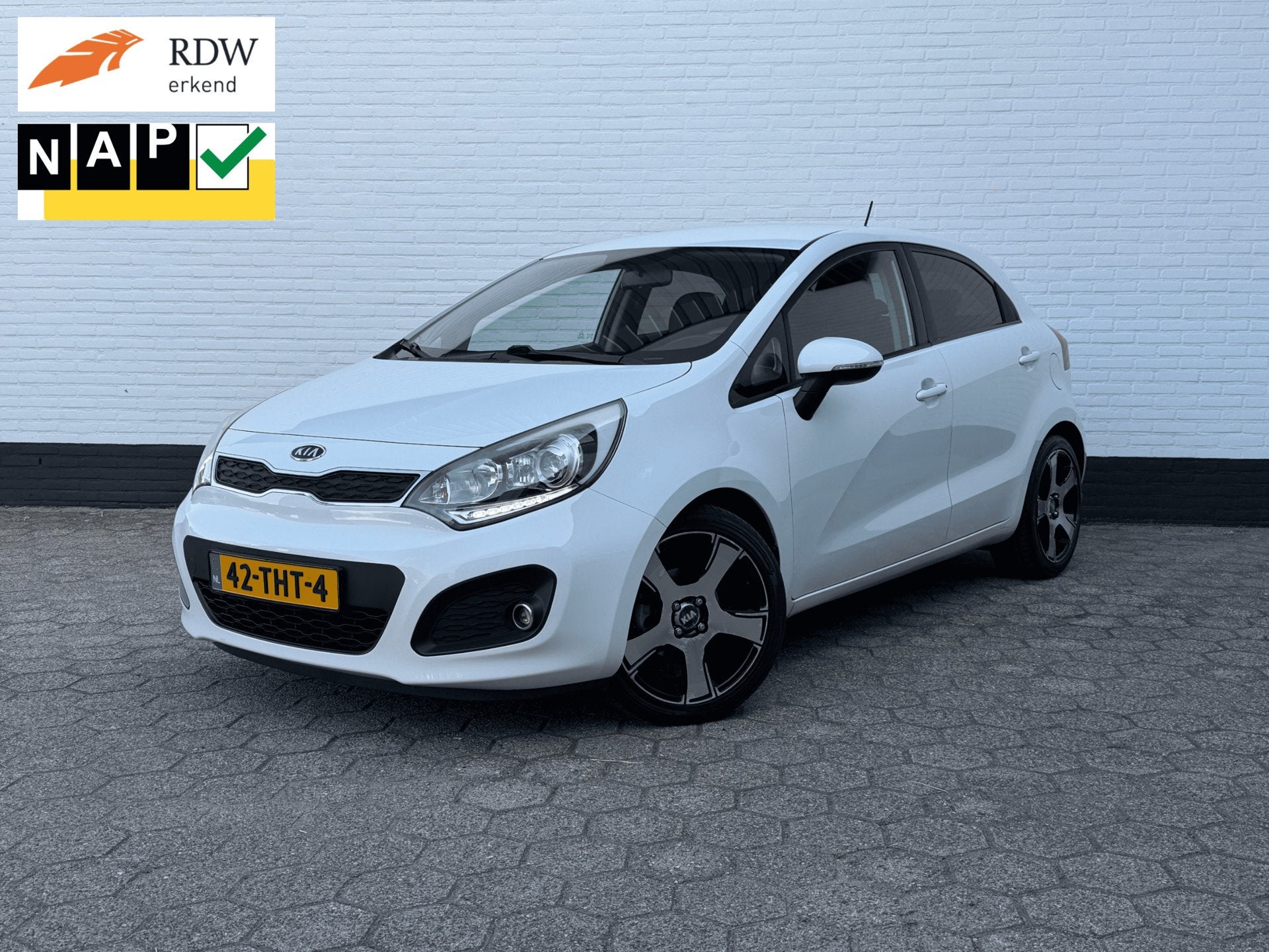 Kia Rio 1.2 CVVT Plus Pack l AIRCO l LM-VELGEN l NETTE STAAT, Auto's, Kia, Euro 5, Zwart, 4 cilinders, Elektrische ramen