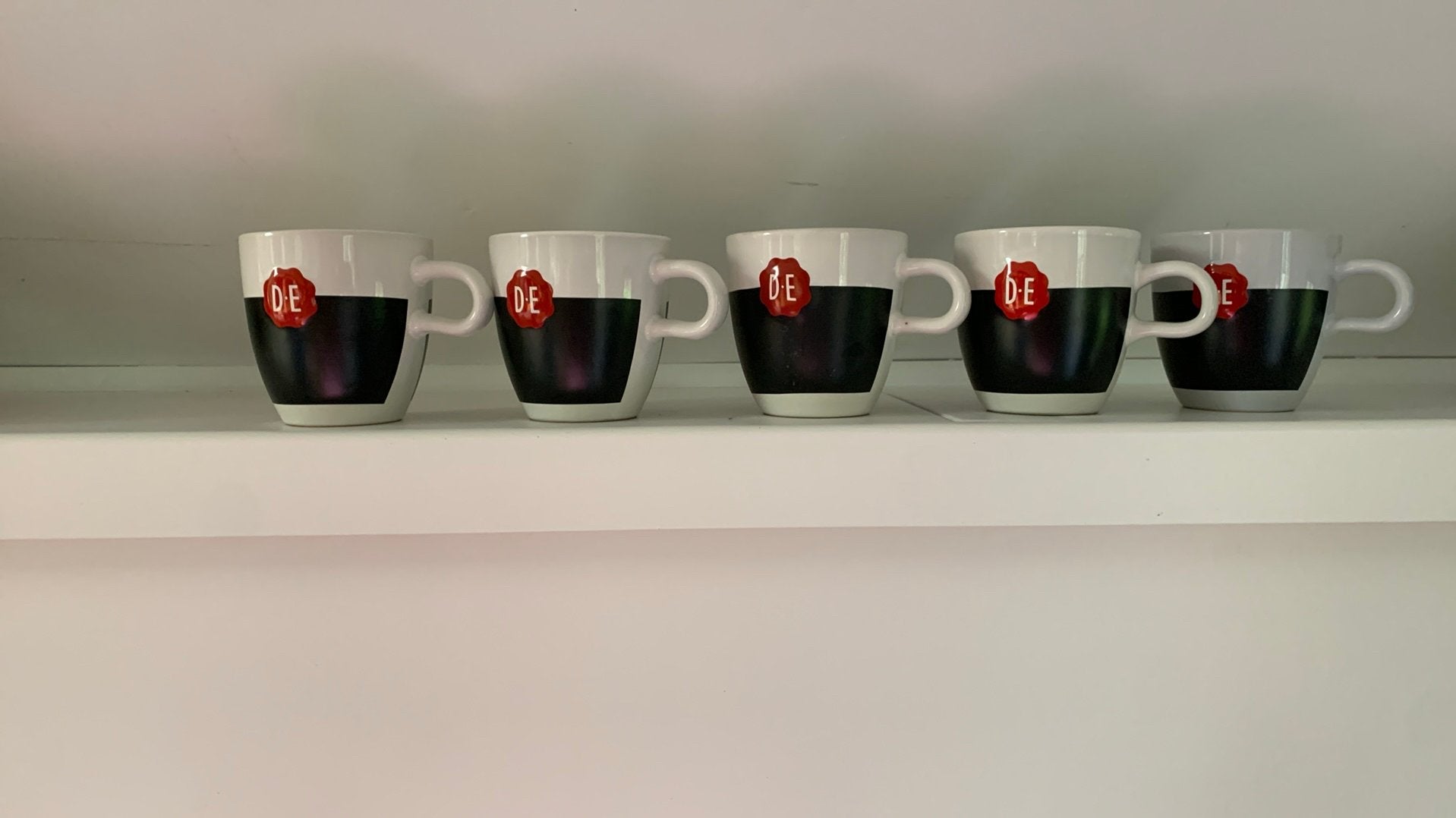 Vijf Douwe Egberts mokken zgan, Ophalen, Zo goed als nieuw, Overige stijlen, Kop(pen) en/of Schotel(s)