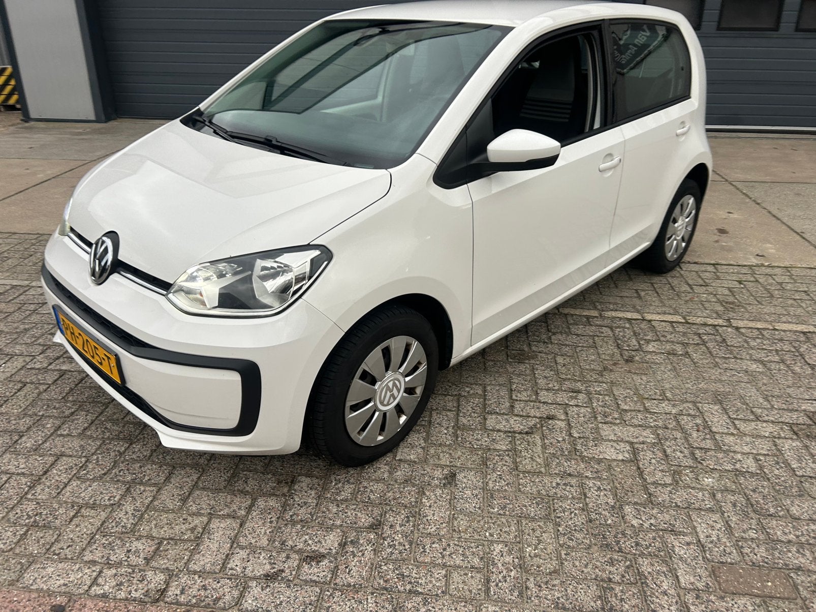 Volkswagen up! 1.0 Ecofuel 68PK 5D BMT 2017 Wit, Auto's, Voorwielaandrijving, Stof, 37 €/maand, CNG (Aardgas)