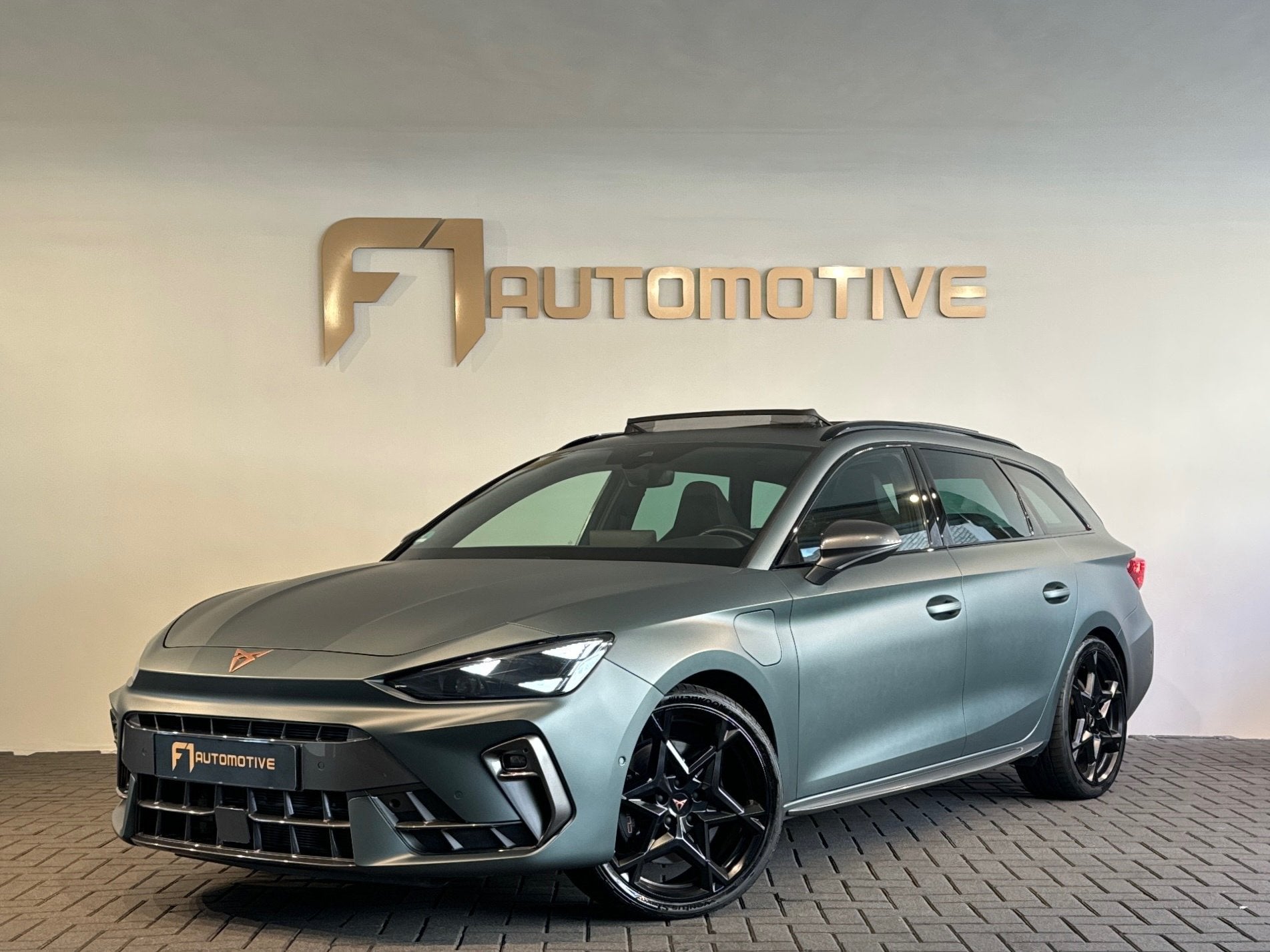 Cupra Leon Sportstourer 1.5 TSI e-Hybrid VZ Extreme Pano|VOL, Auto's, Dealer onderhouden, Automatische klimaatregeling, 4 cilinders