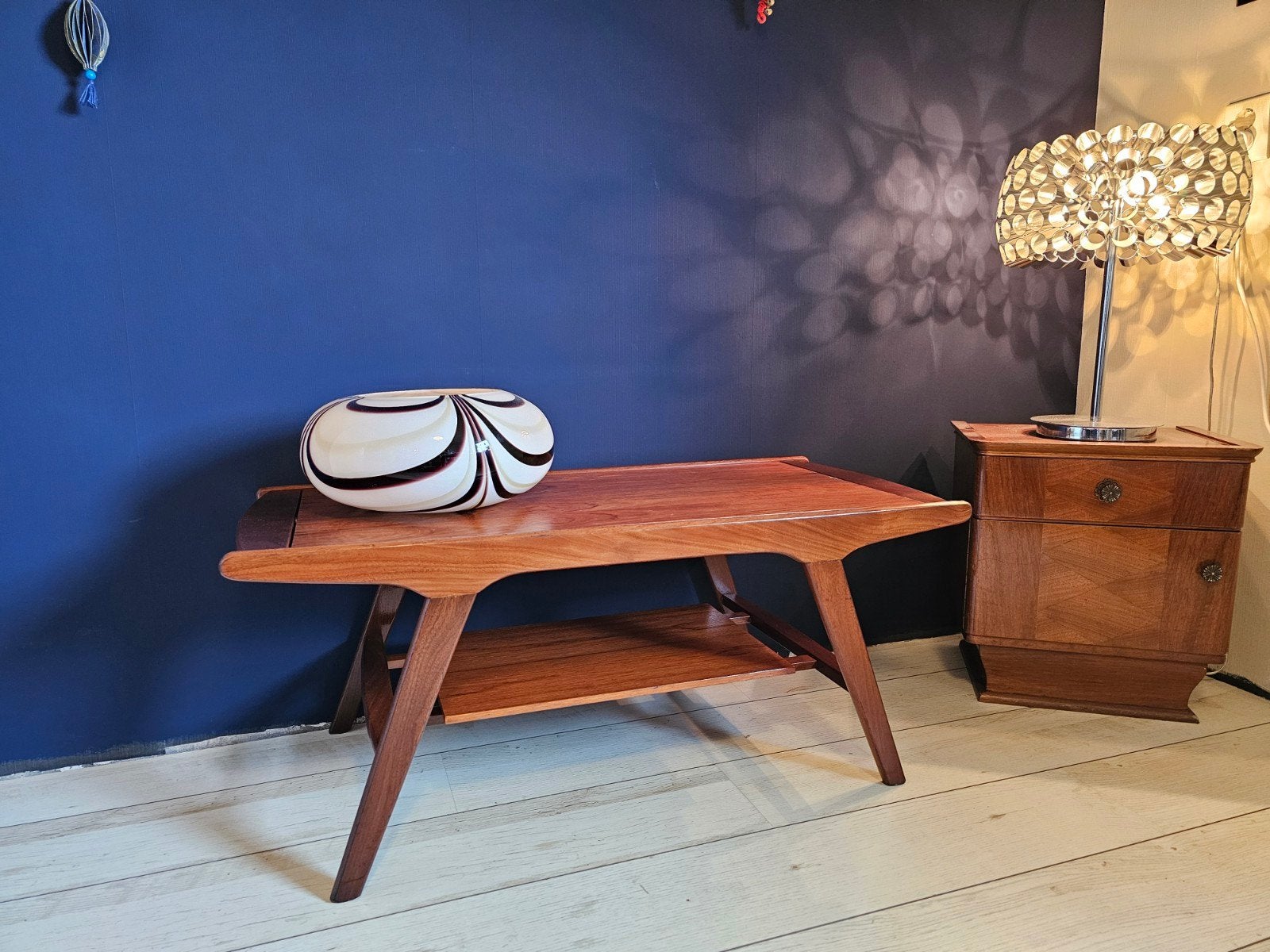 Vintage Salontafel met Omkeerbaar Blad: Marmer & Teakfineer, Antiek en Kunst, Ophalen