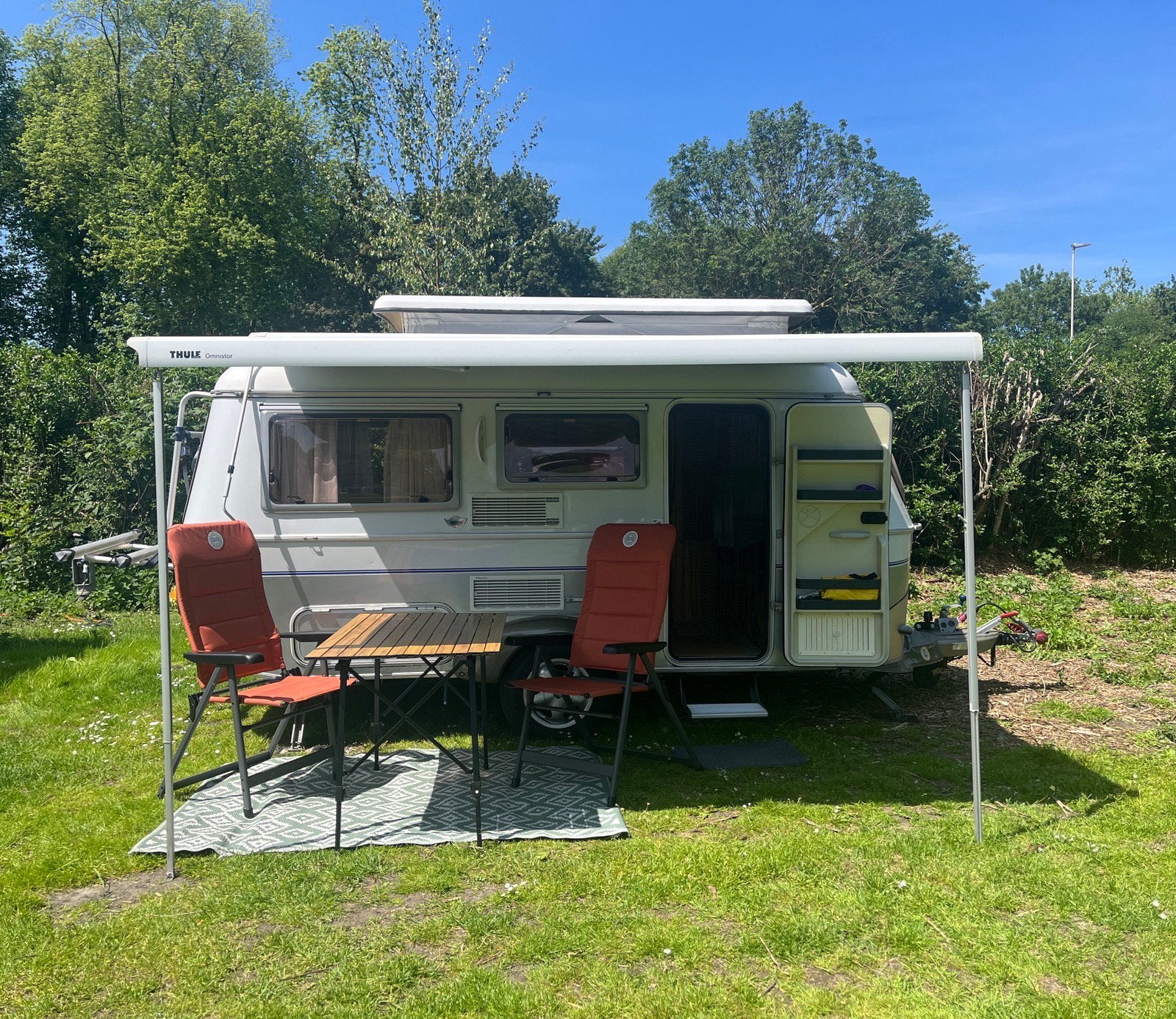 Eriba 430 GT instapklaar, Treinzit, Particulier, 4 tot 5 meter, Schokbreker