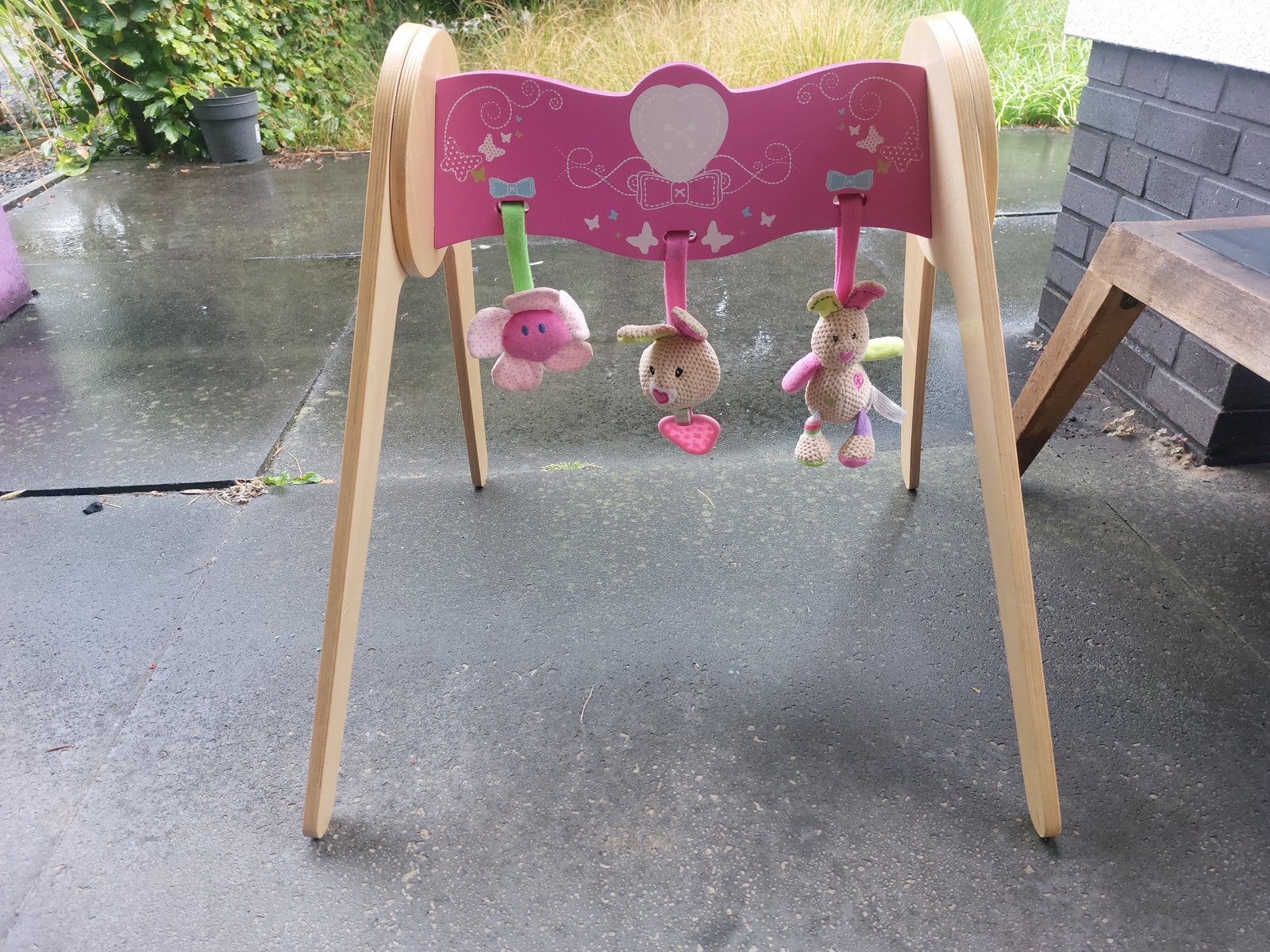 Roze houten babygym met speeltjes, Ophalen, Gebruikt, Babygym