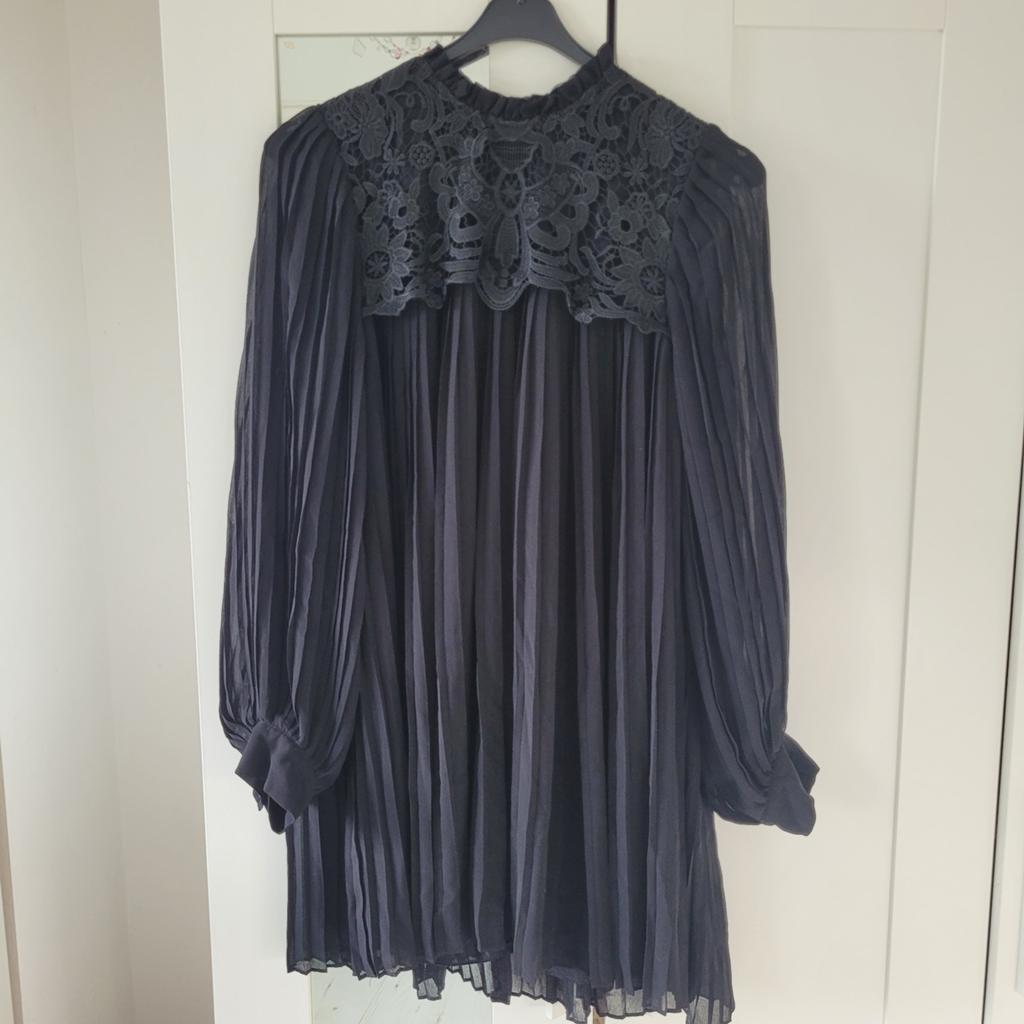 Zara geplooide flowy jurk maat M zwart lange mouwen, Maat 38/40 (M), Ophalen of Verzenden, Zo goed als nieuw, Boven de knie