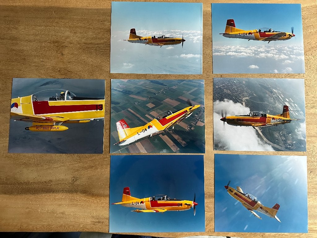 7 originele KLu PC-7 L-04 Solo Display luchtfoto’s, Ophalen of Verzenden, Zo goed als nieuw, Kaart, Foto of Prent