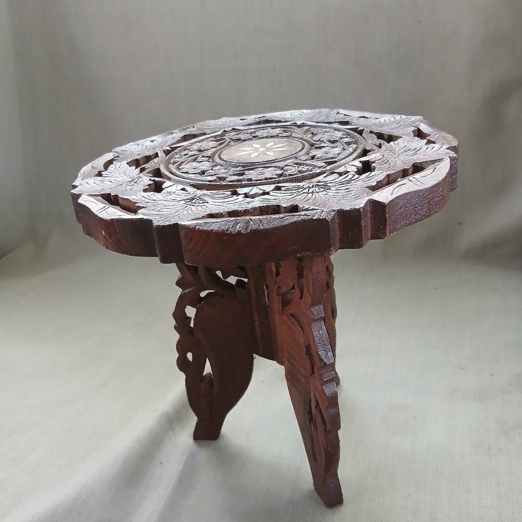 Oosters houten tafeltje "siersnijwerk" India,, Ophalen of Verzenden