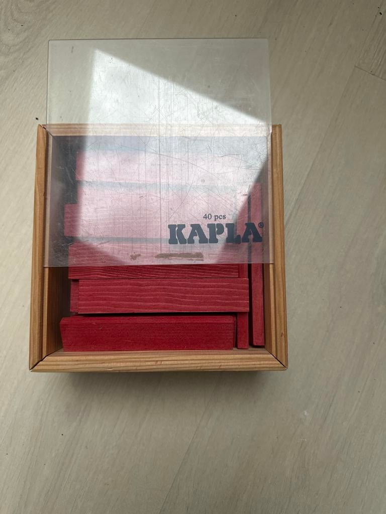 KAPLA bouwplankjes rood - 40 stuks in houten doos, Ophalen of Verzenden, Zo goed als nieuw, Overige merken