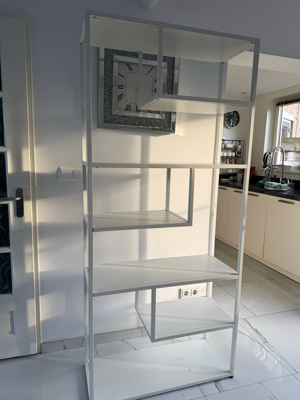 2x Modern wit metalen rek met planken, Ophalen, Met plank(en), 50 tot 100 cm, Zo goed als nieuw